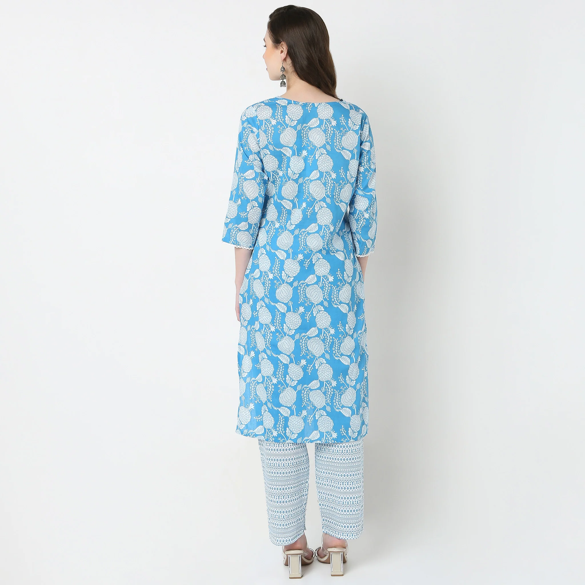 V-Neck Printed Yoke Long Kurta - Image 13