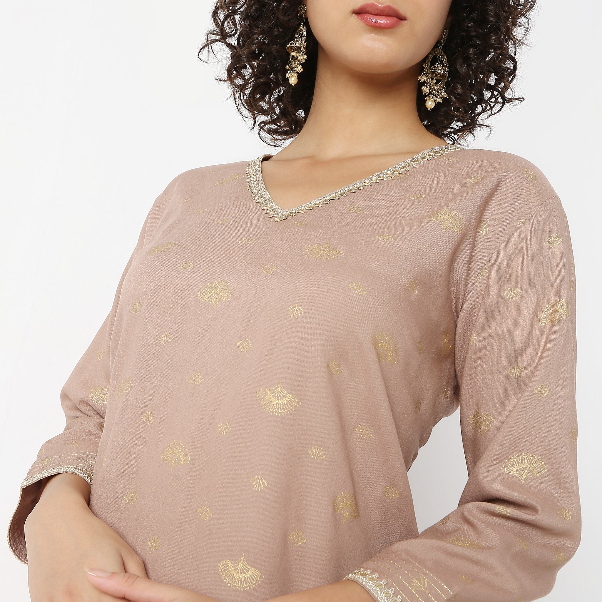 Straight Fit Printed V-Neck Kurta - Image 4