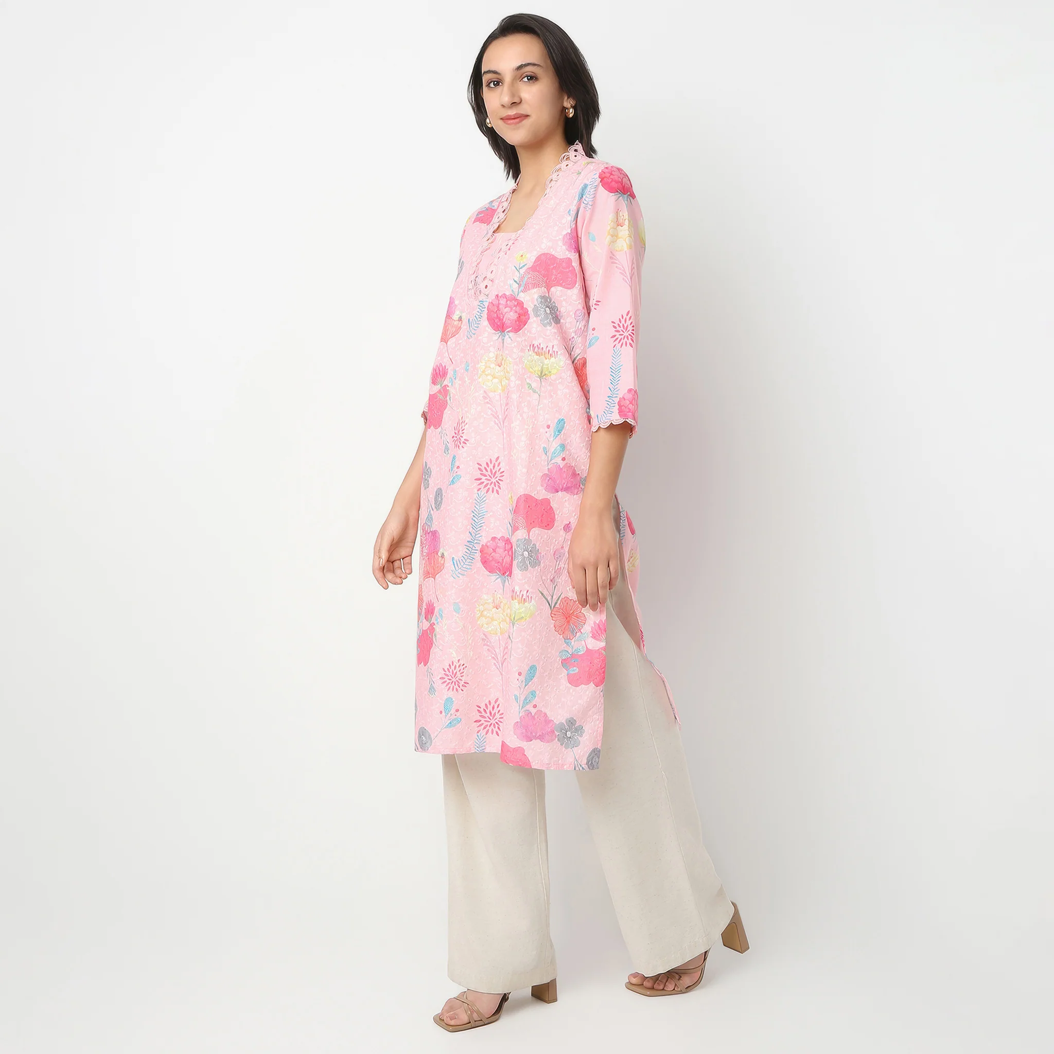 V-Neck Below Knee Three-Fourth Sleeve Straight Fit Printed Kurta - Image 5