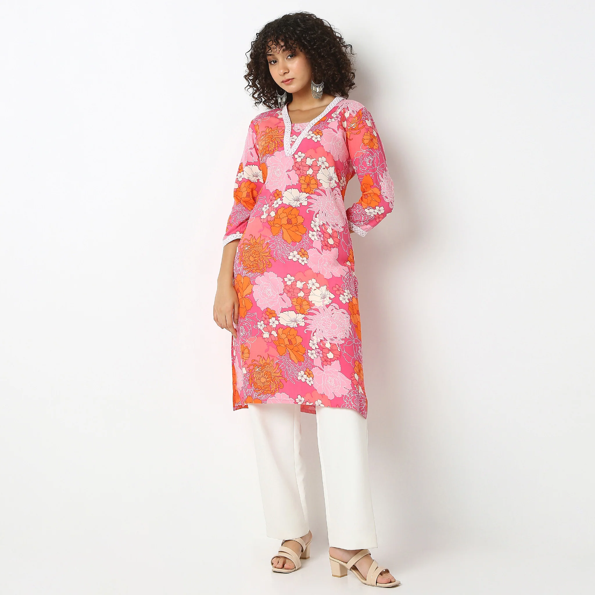 V-Neck Calf Length Three-Fourth Sleeve Straight Fit Printed Kurta - Image 2