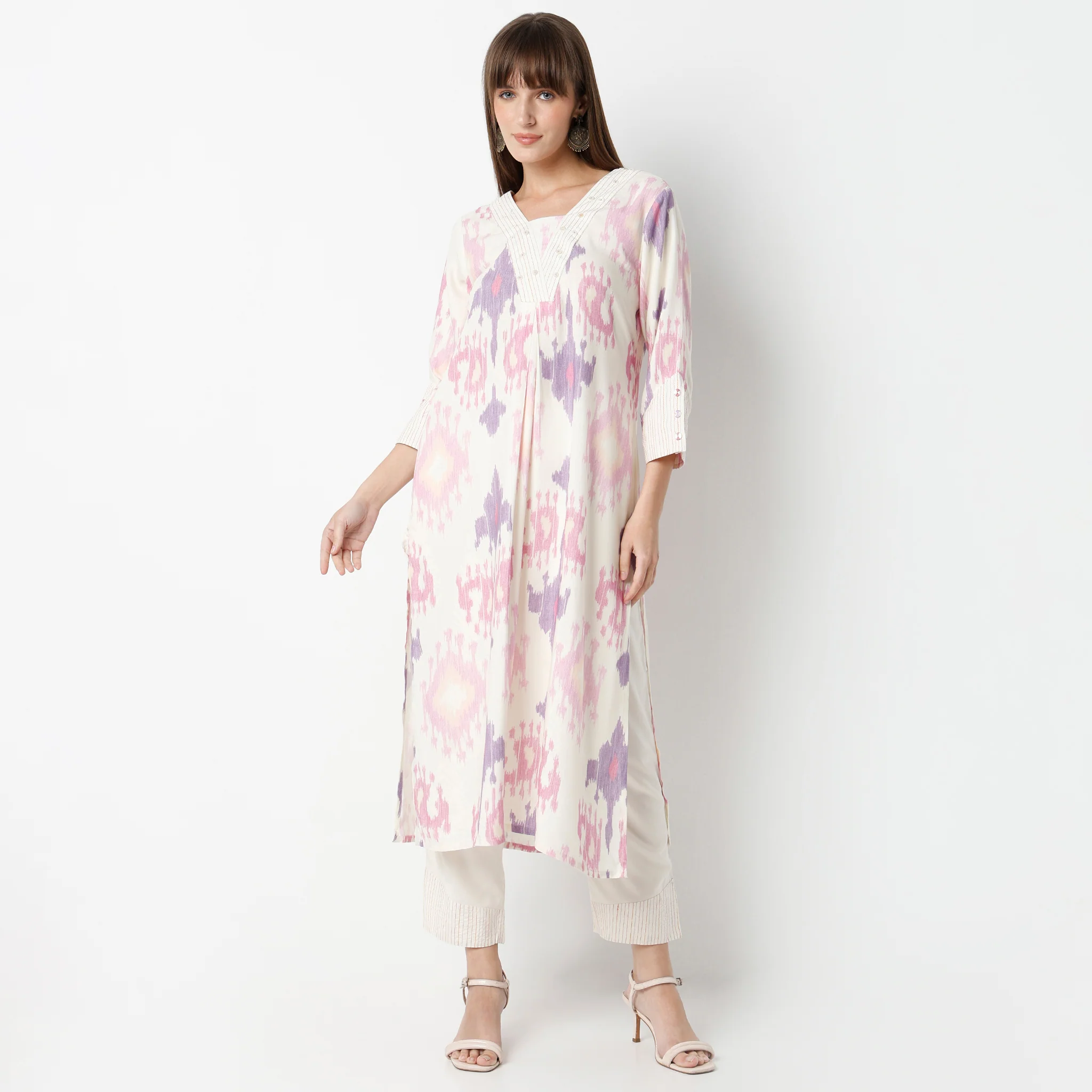 Straight Fit Printed V-Neck Kurta With Pant Set