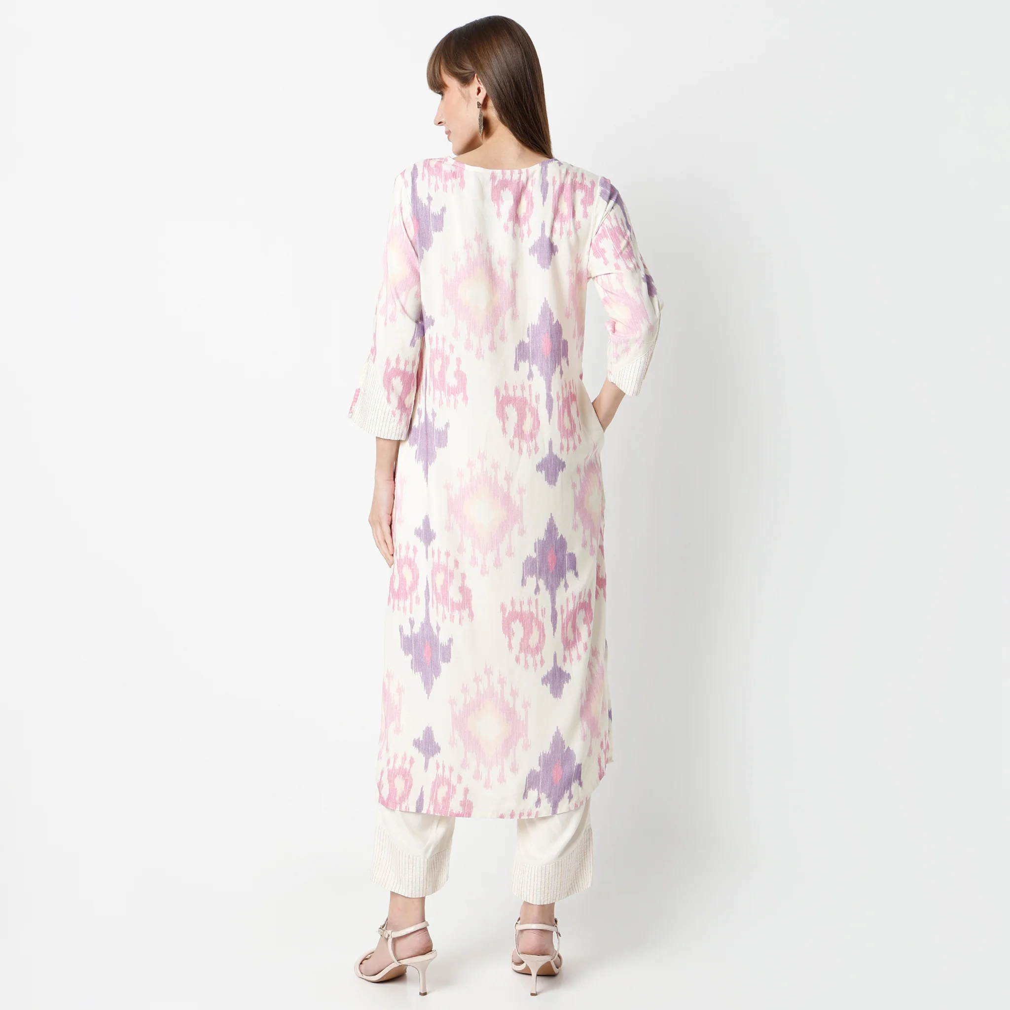 Straight Fit Printed V-Neck Kurta With Pant Set - Image 3