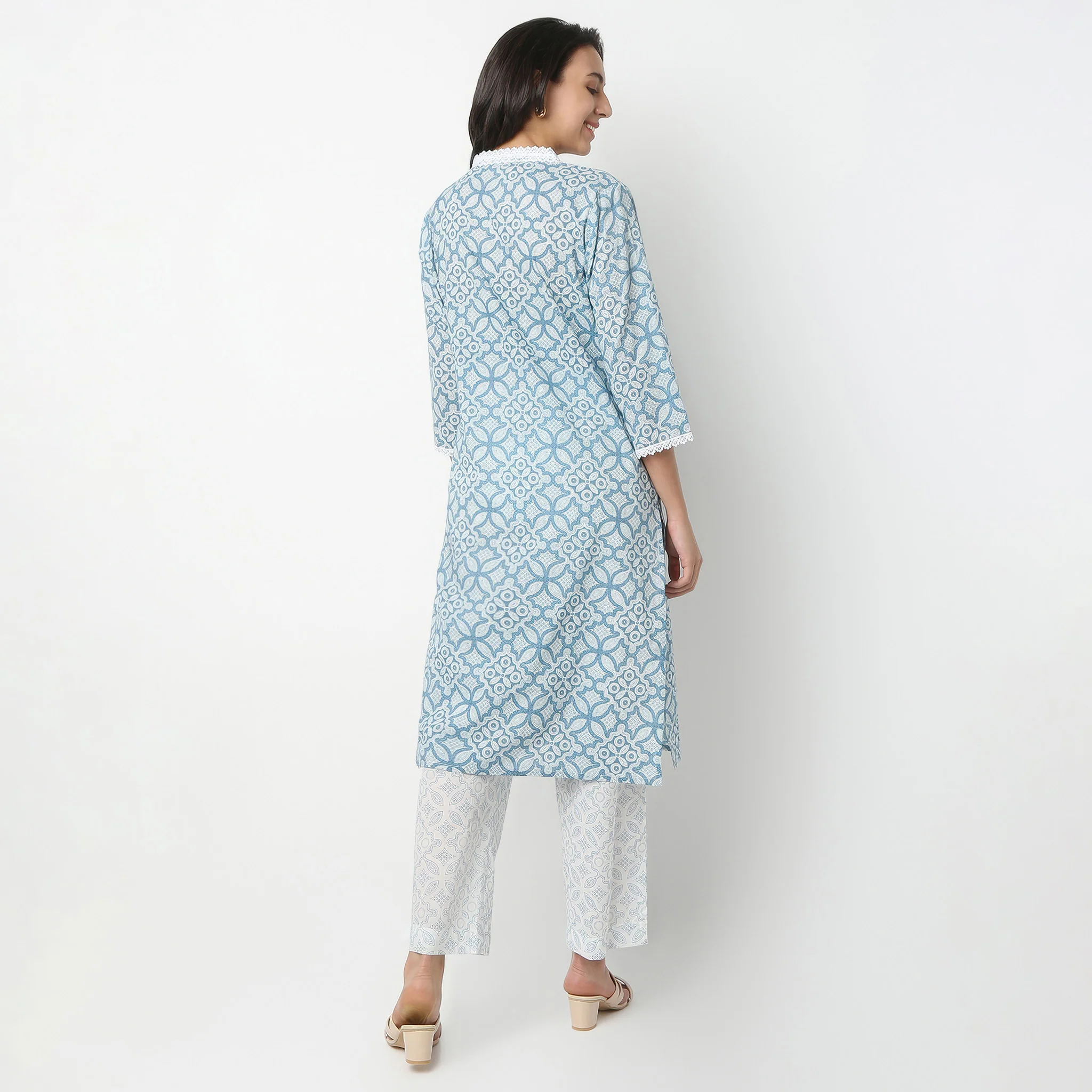 V-Neck Three-Fourth Sleeve Straight Fit Printed Kurta With Pant Set - Image 3