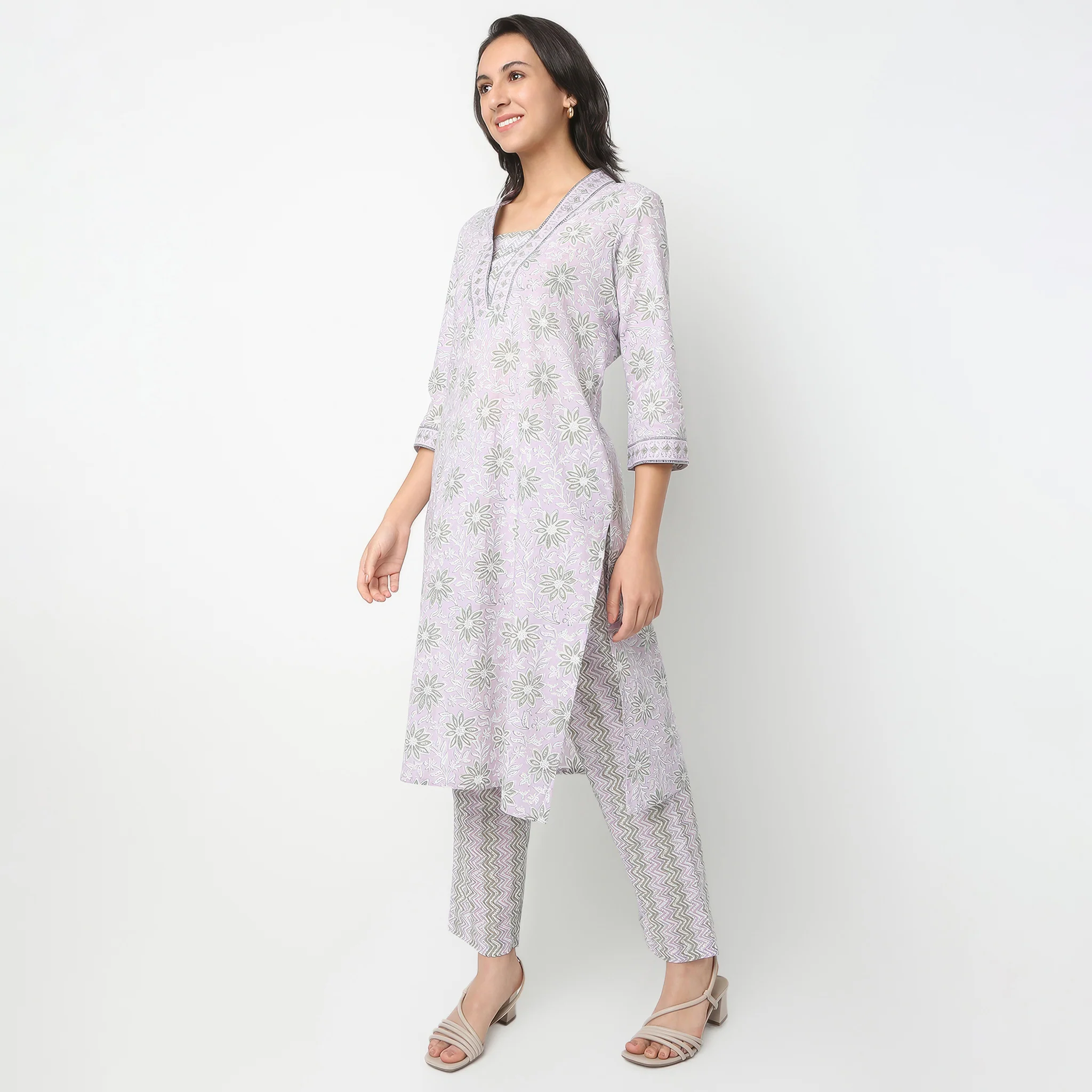 Printed V-Neck Cotton Kurta and Pant With Dupatta Set - Image 5