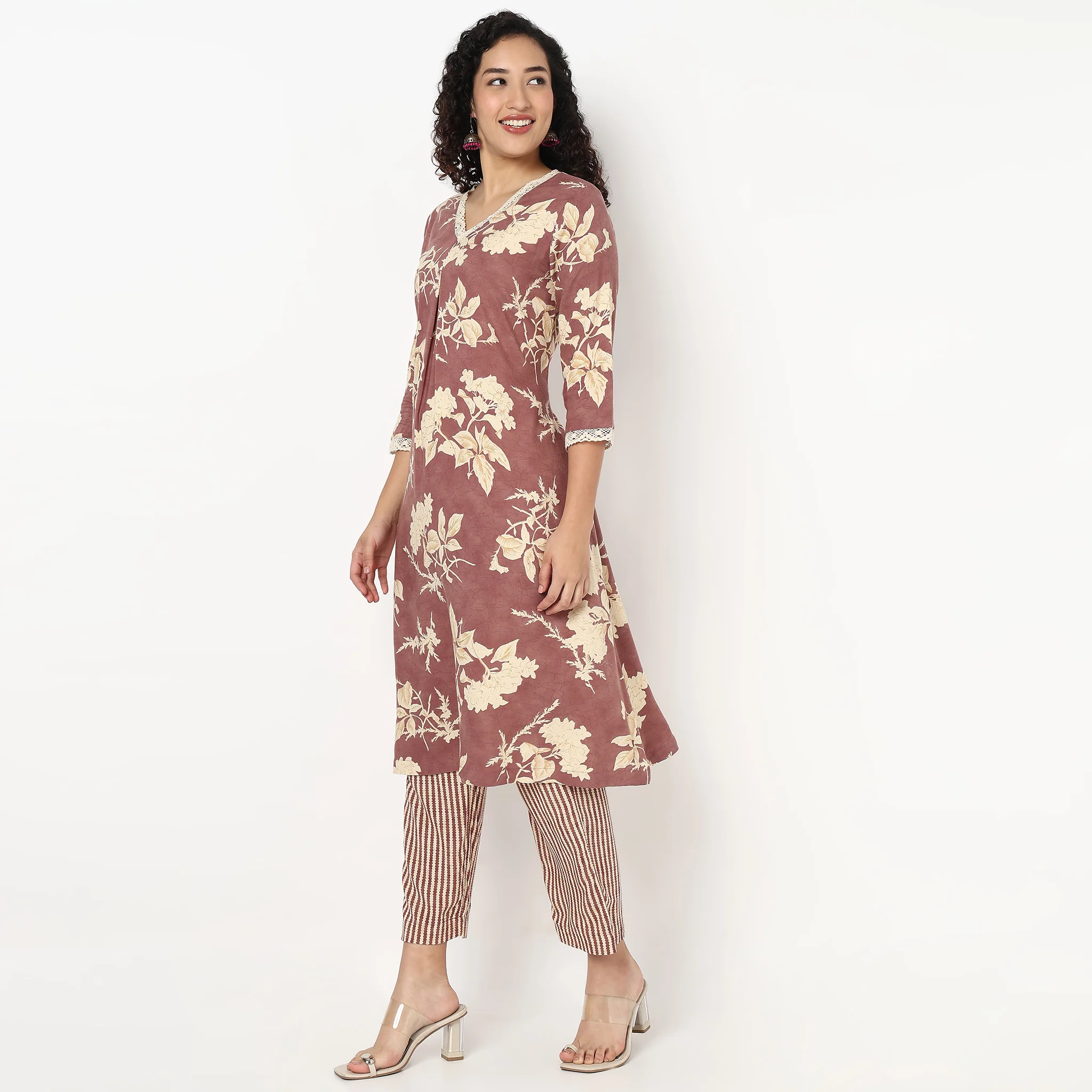 V-Neck Printed Kurta and Pant Set - Image 12