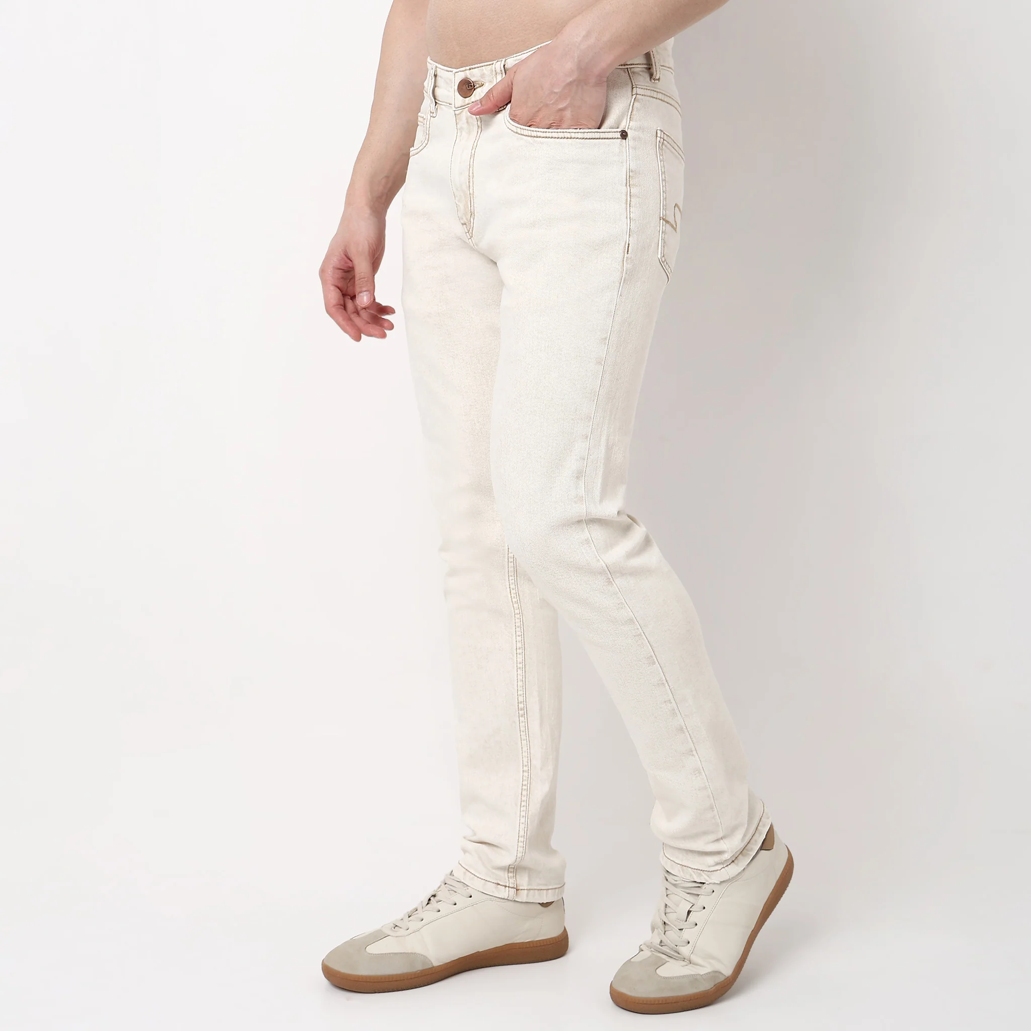 Straight Fit Solid Jeans - Image 9