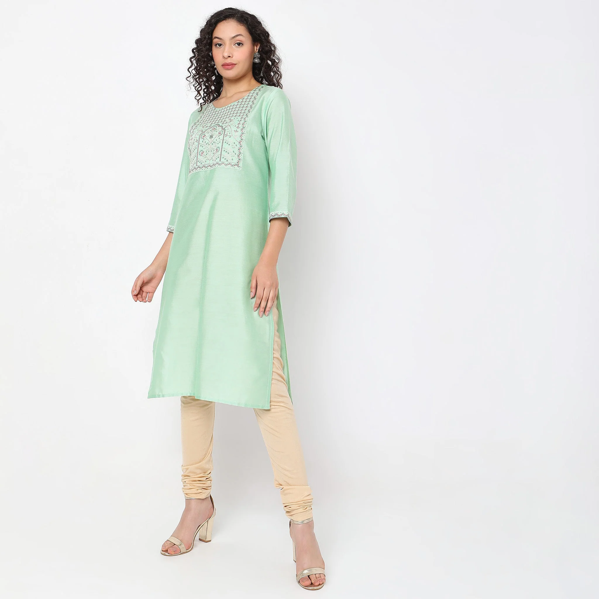 Straight Fit Solid Kurta - Image 5