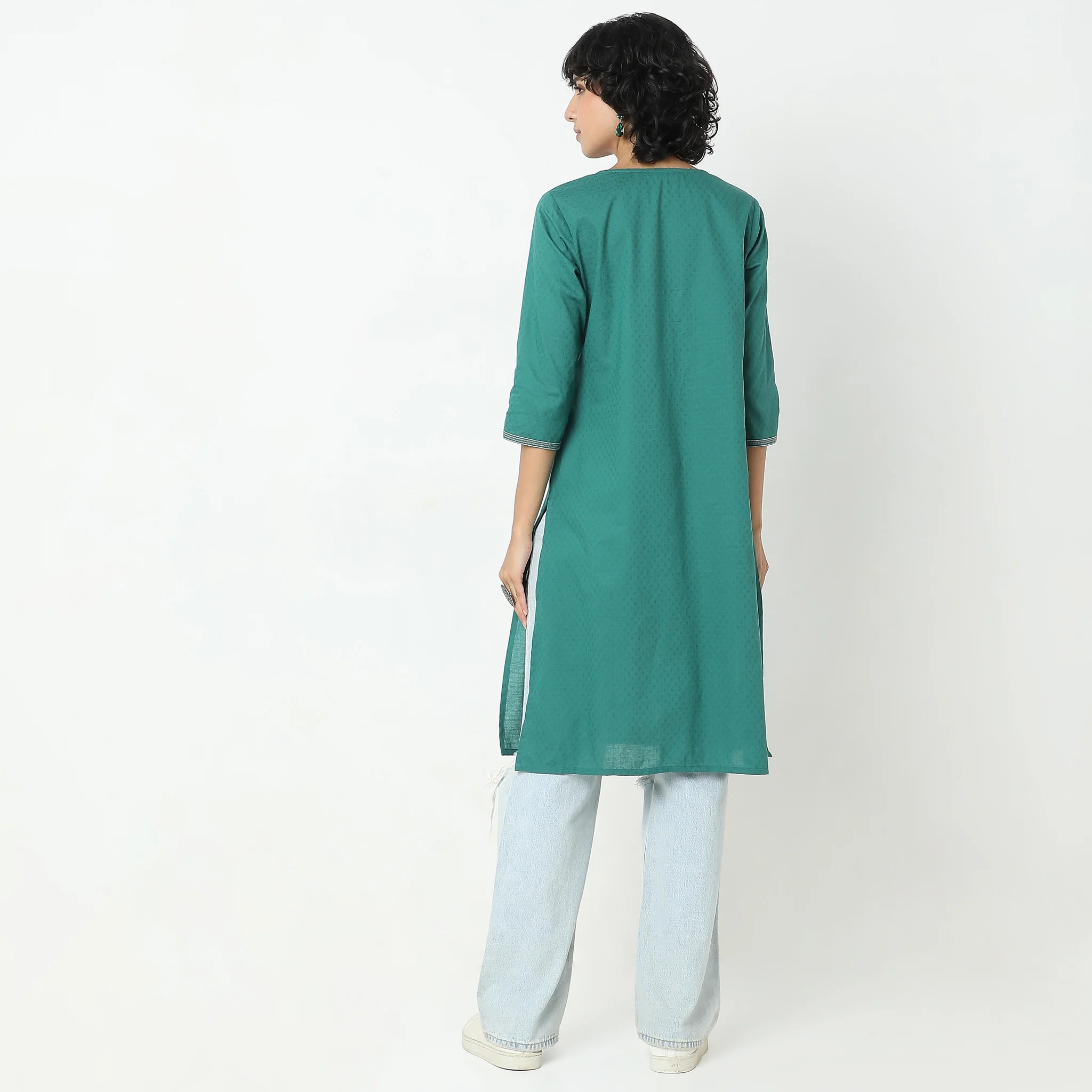 Straight Fit Solid Kurta - Image 3