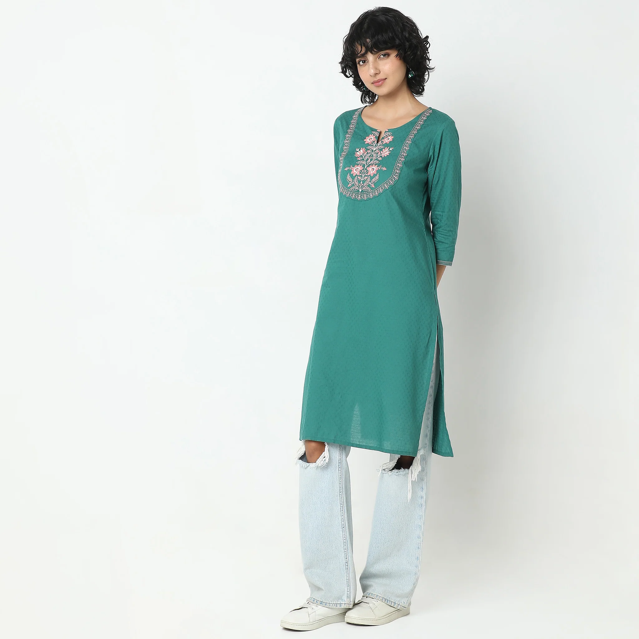 Straight Fit Solid Kurta - Image 5