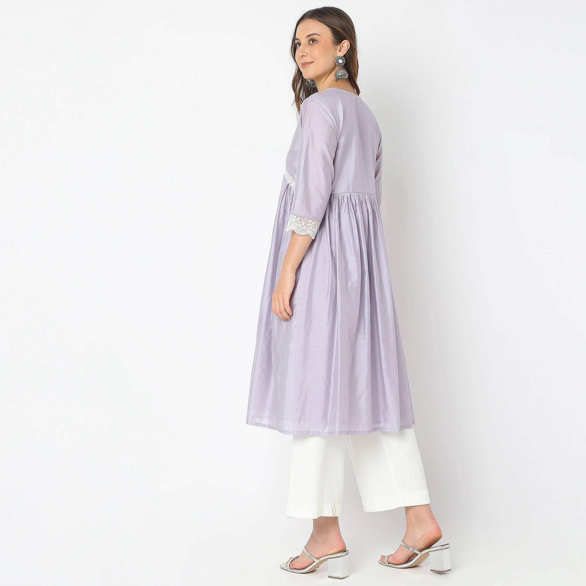 Straight Fit Solid Kurta - Image 3
