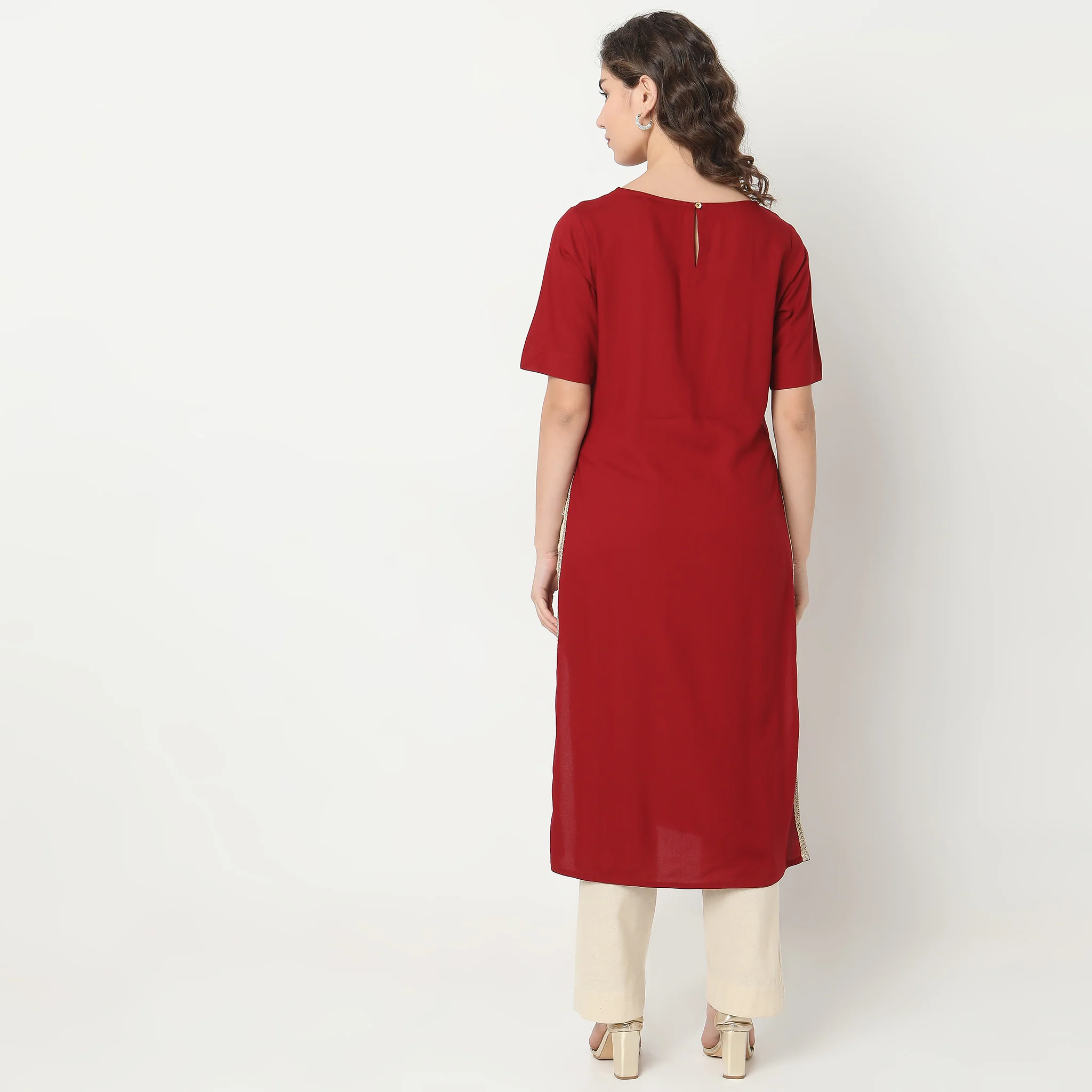 Straight Fit Solid Kurta - Image 3