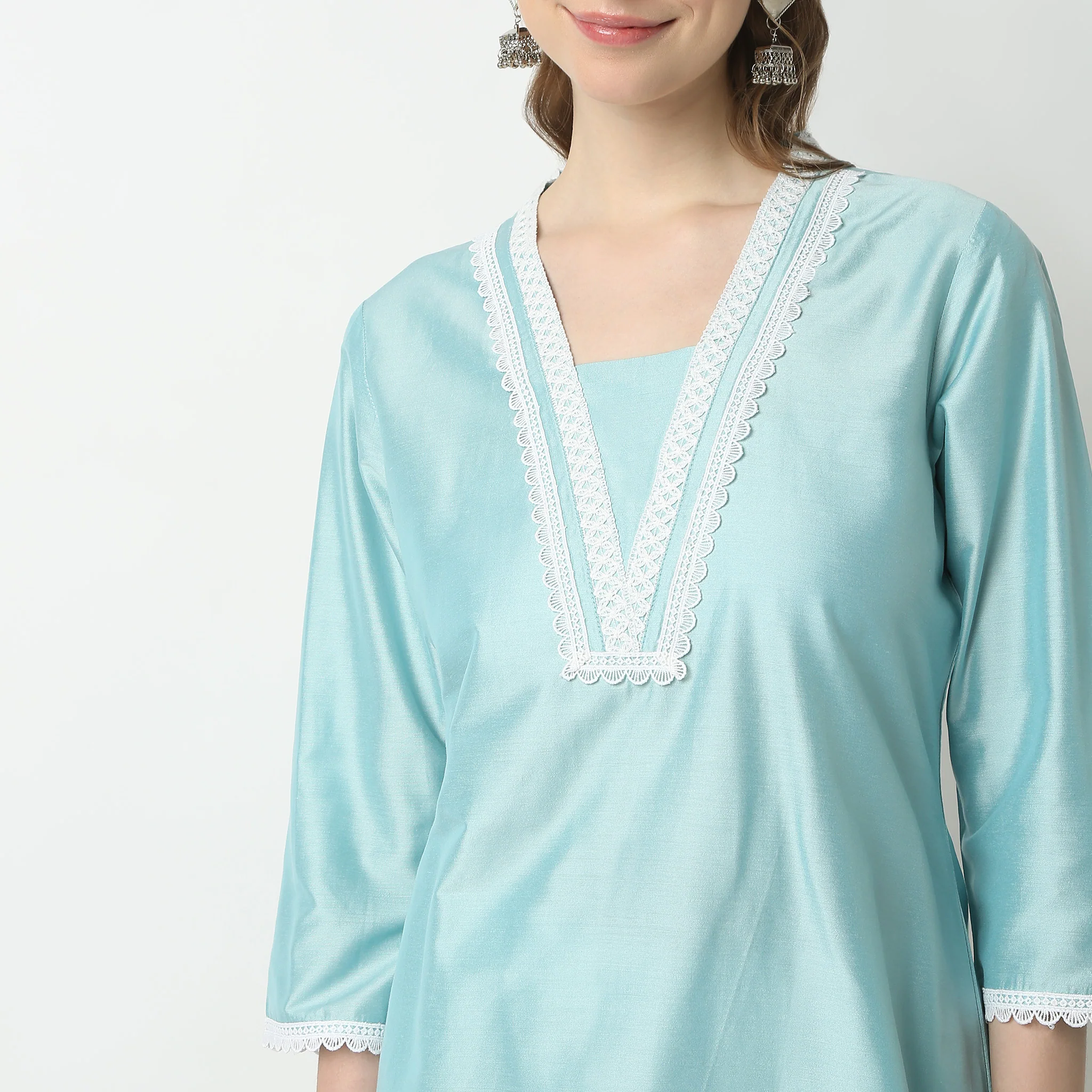 Straight Fit V-Neck Embroidered Below Knee Kurta - Image 5