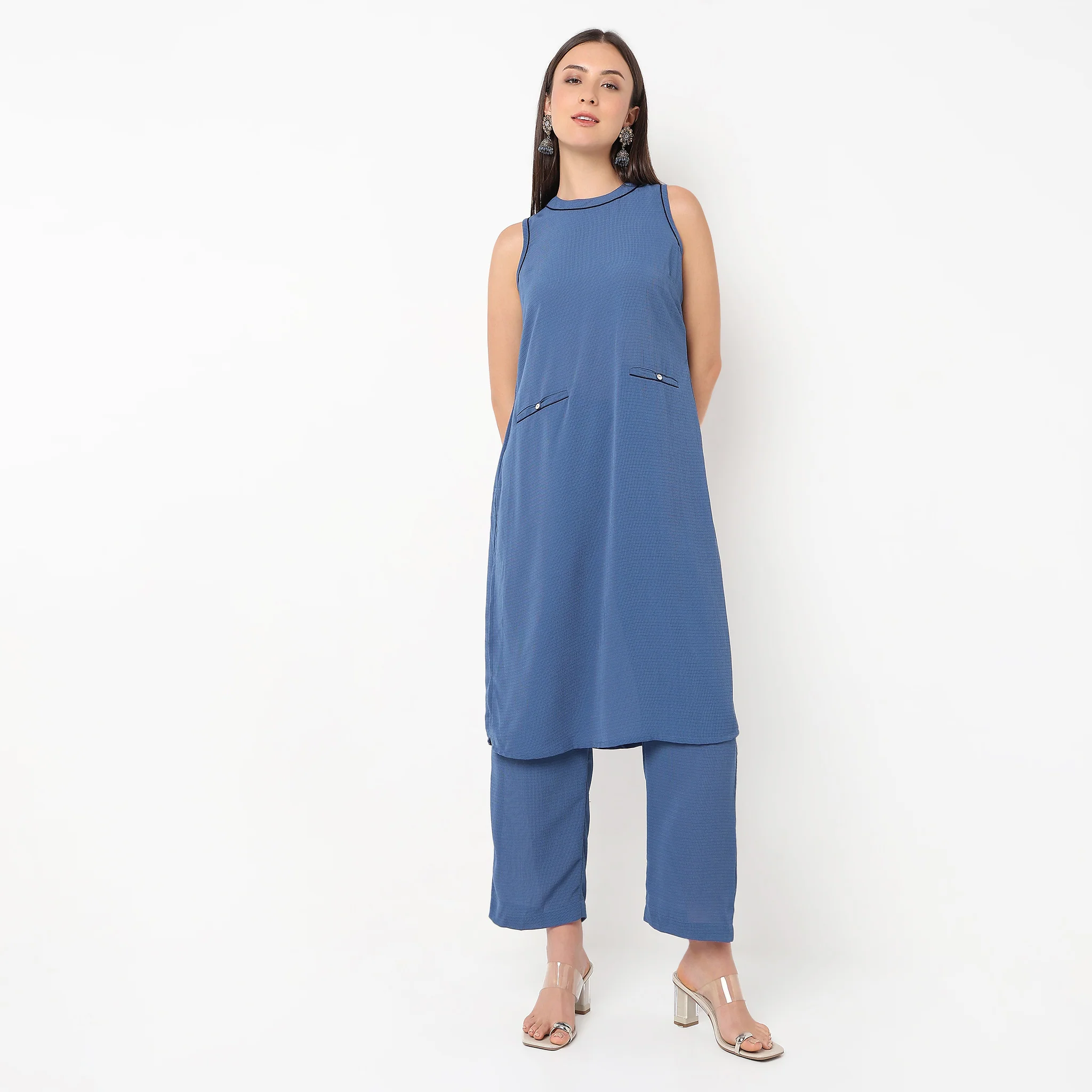 Straight Fit Solid Kurta With Pant Set - Image 2