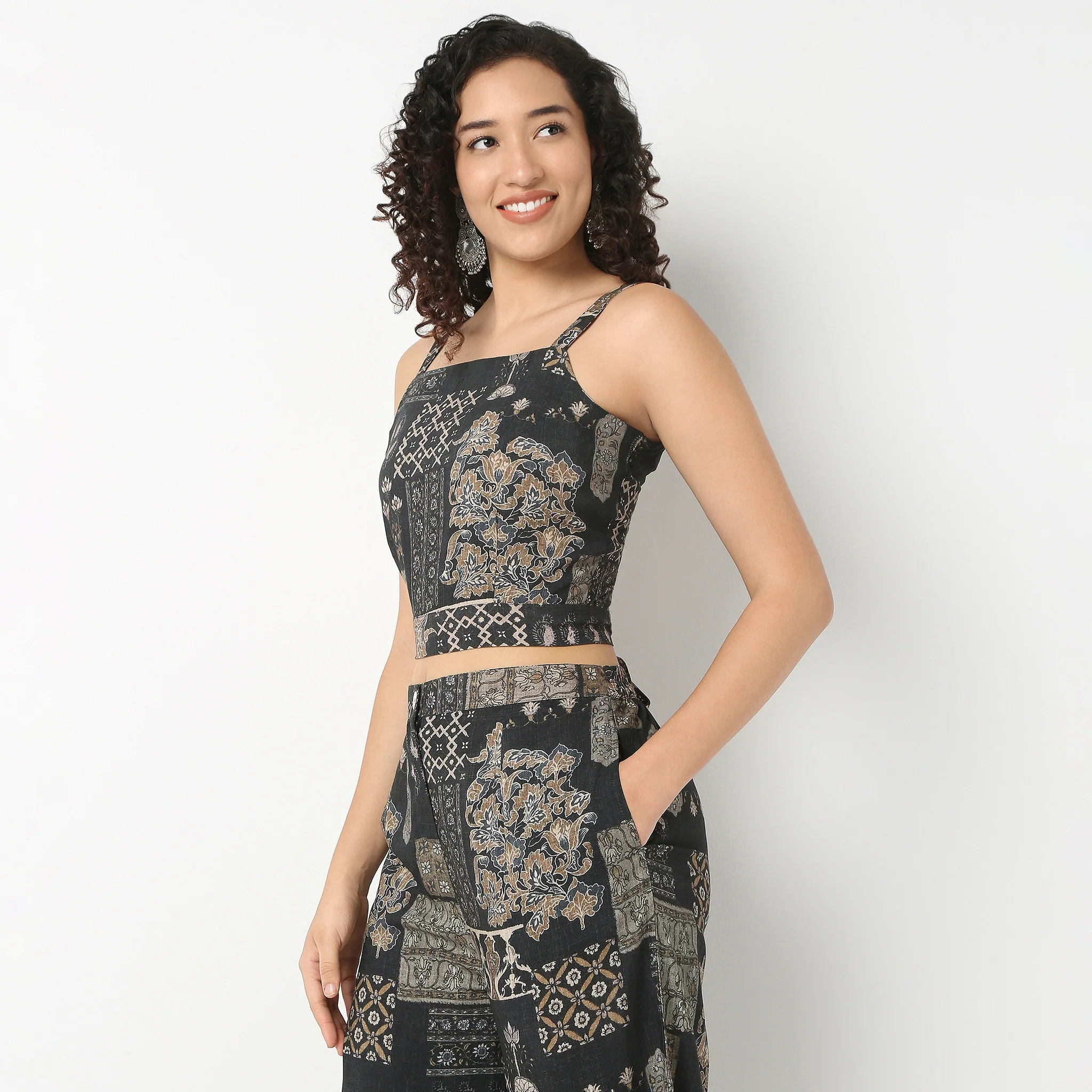 Strappy Printed Crop Top - Image 4