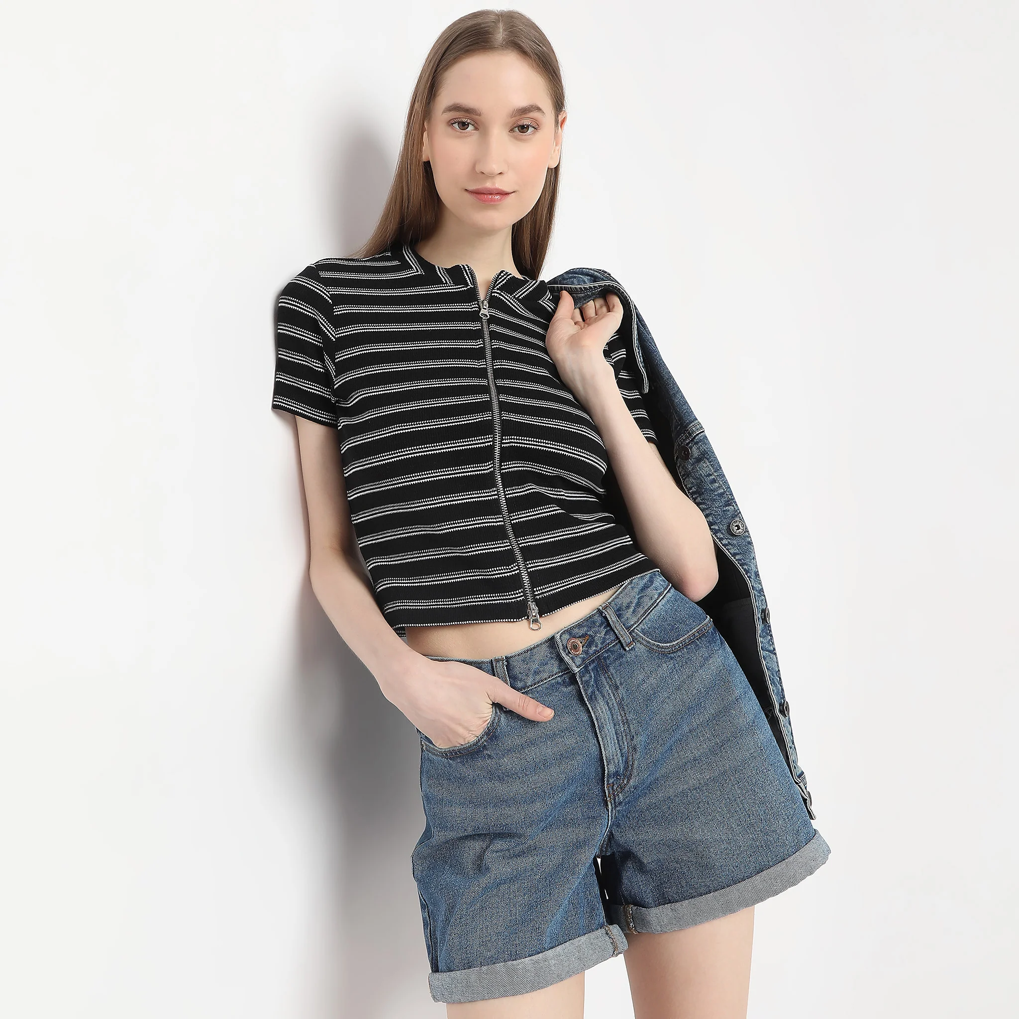 Striped Mock Neck With Zipper Crop T-Shirt - Image 2