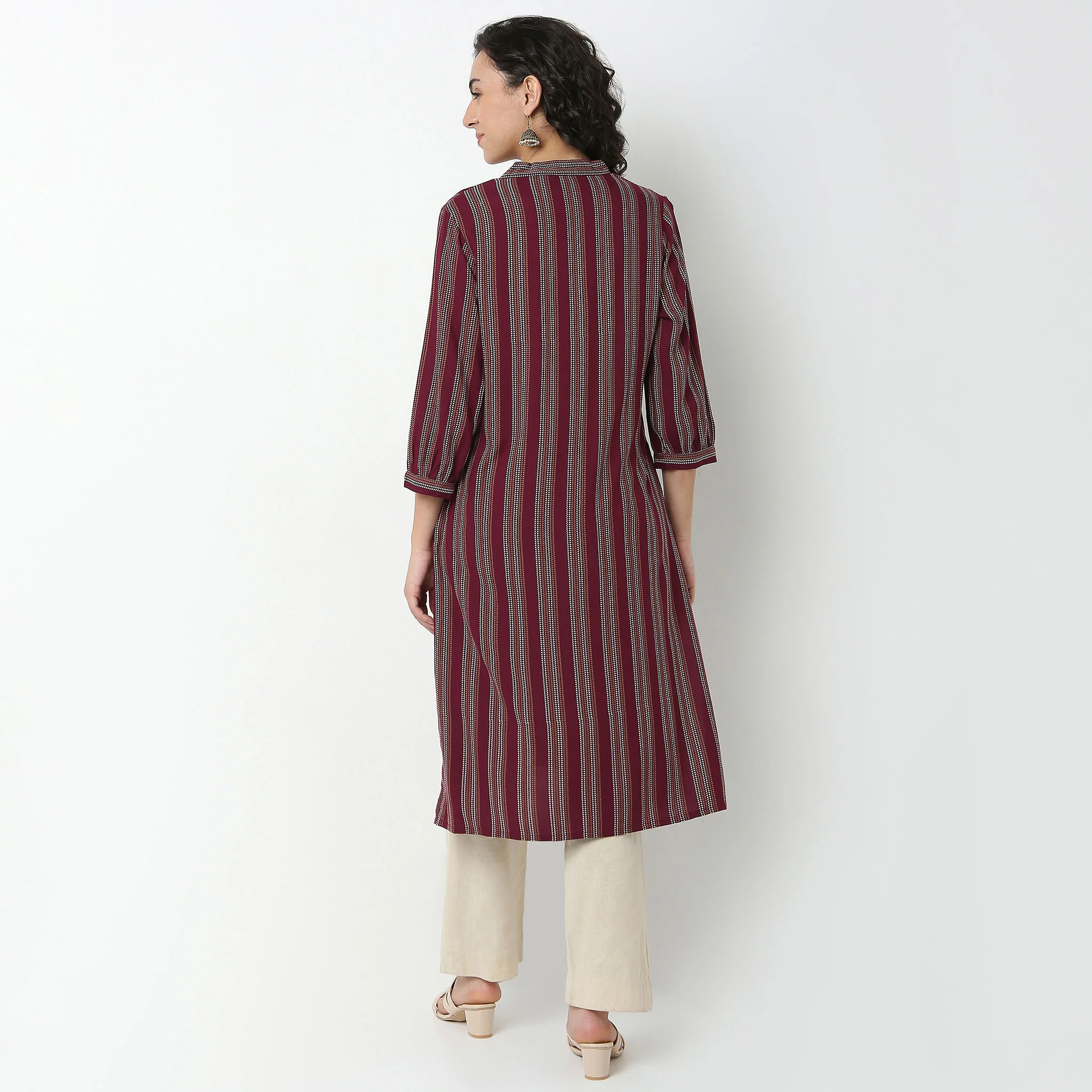 V-Neck With Gusset Long Kurta - Image 3