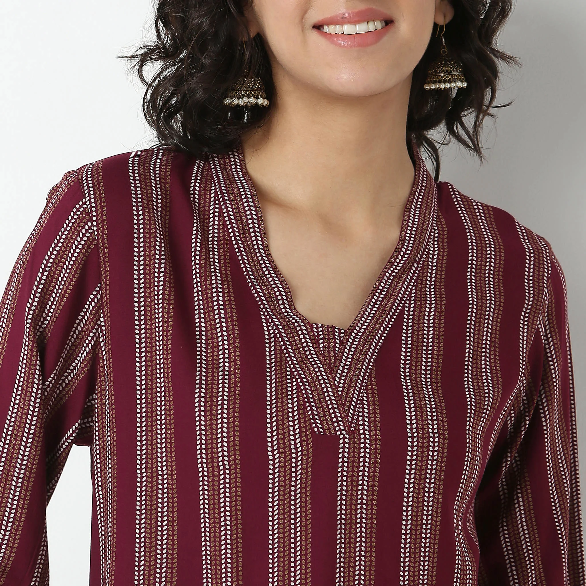 V-Neck With Gusset Long Kurta - Image 4