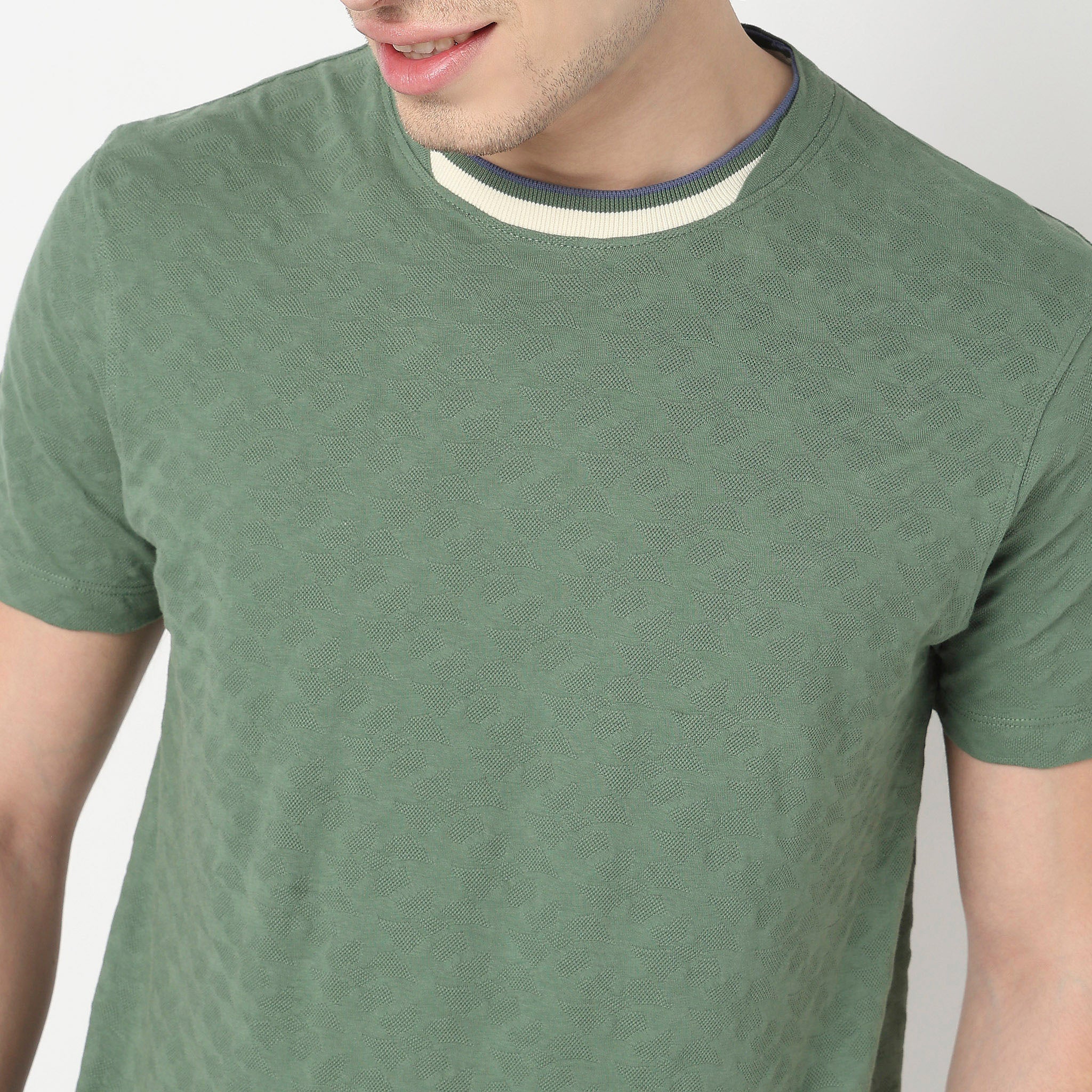 Structured Crew Neck Camper T-Shirt - Image 4