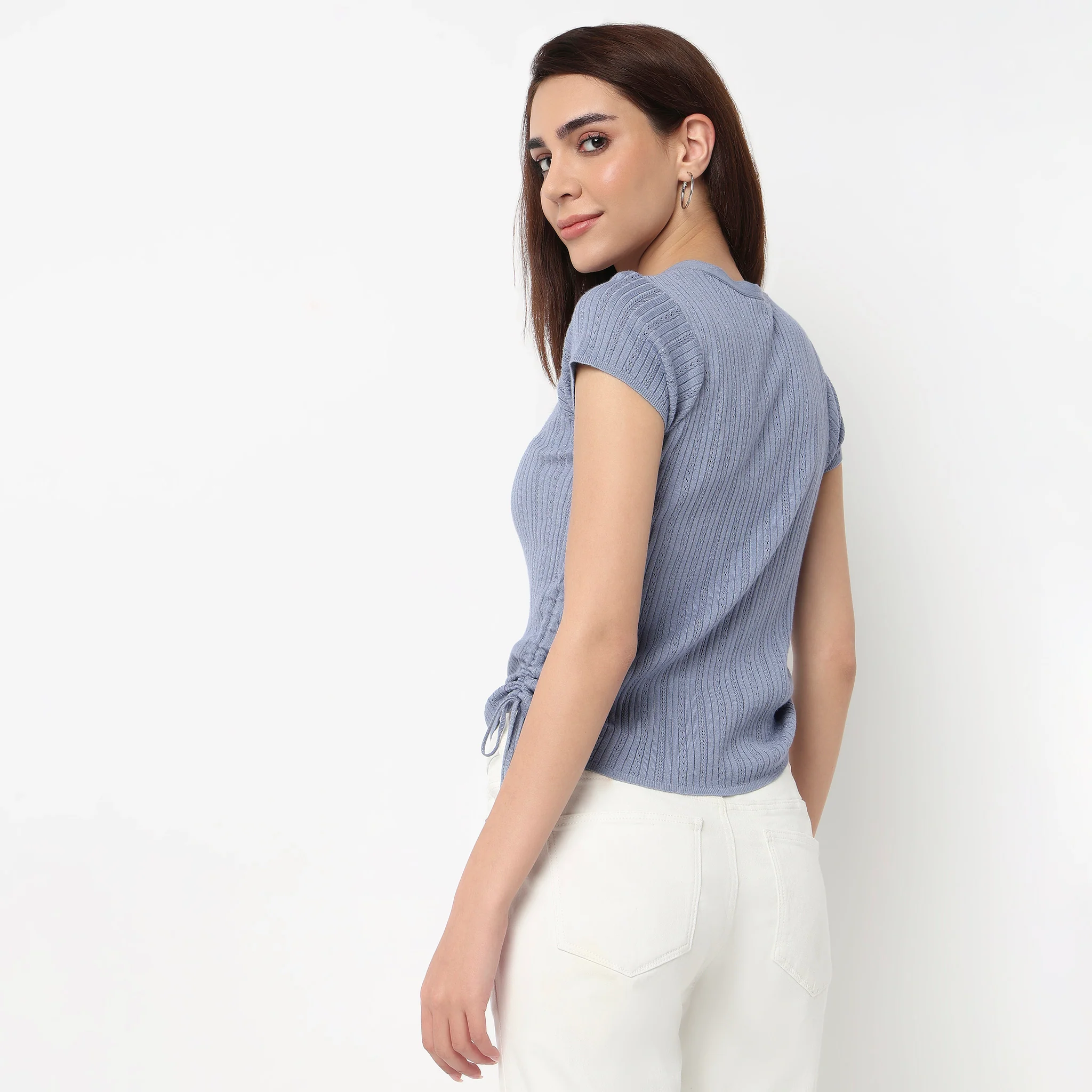 V-Neck Cropped T-Shirt With Side Ruching - Image 3