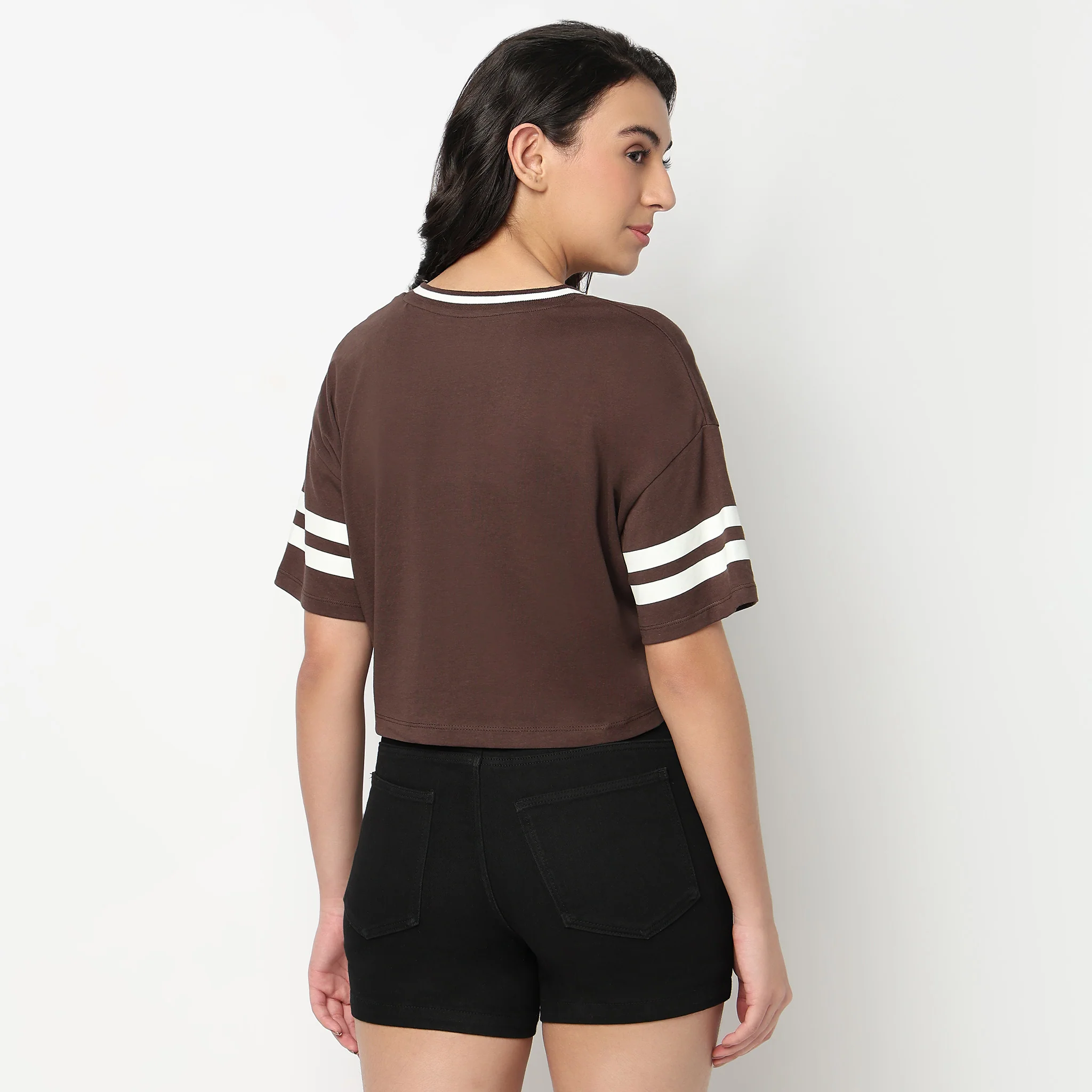 V-Neck Cropped T-Shirt - Image 3