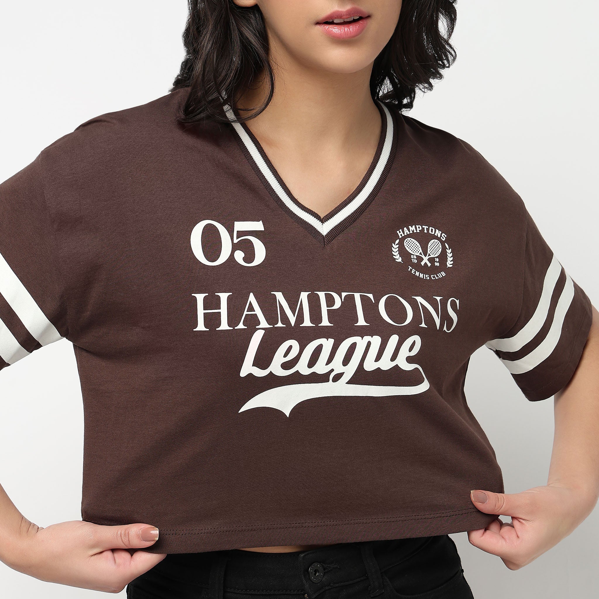 V-Neck Cropped T-Shirt - Image 4