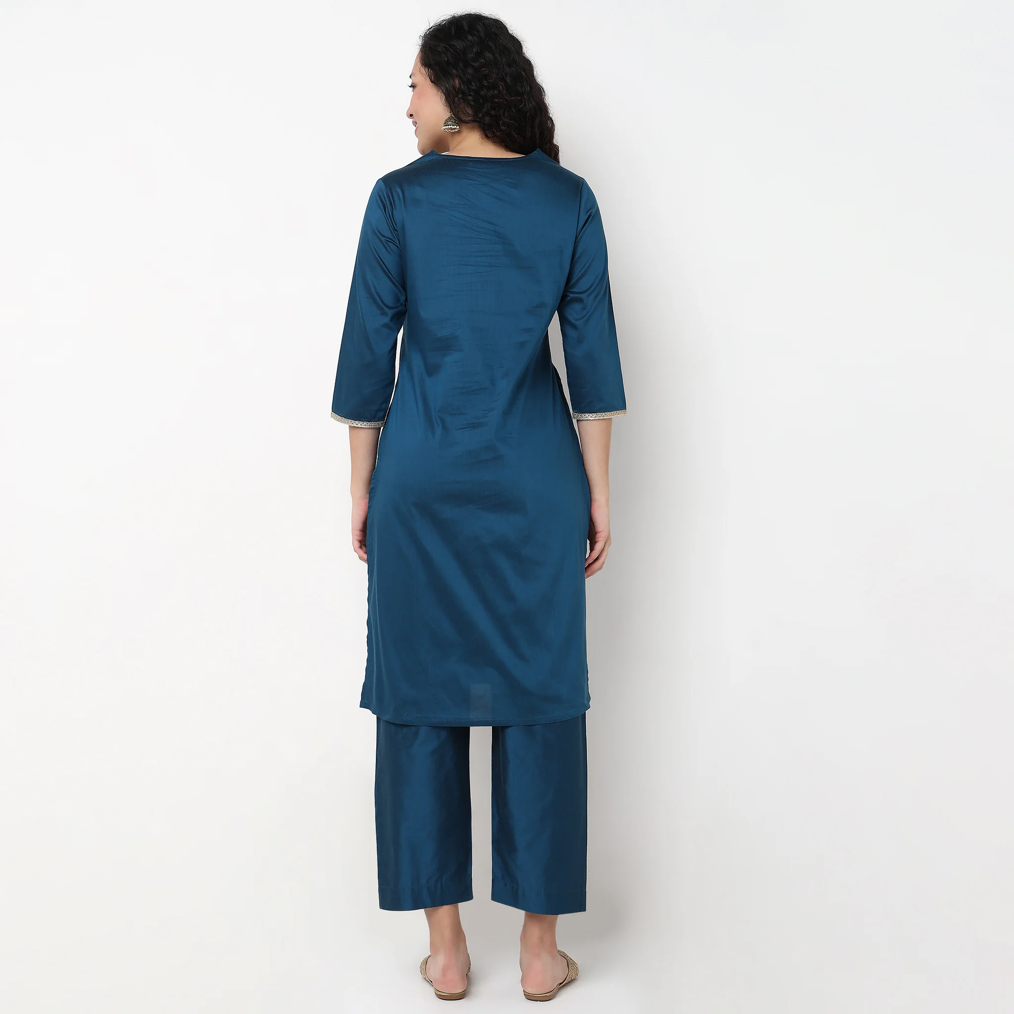 V-Neck Embellished Kurta and Pant with Dupatta Set - Image 3