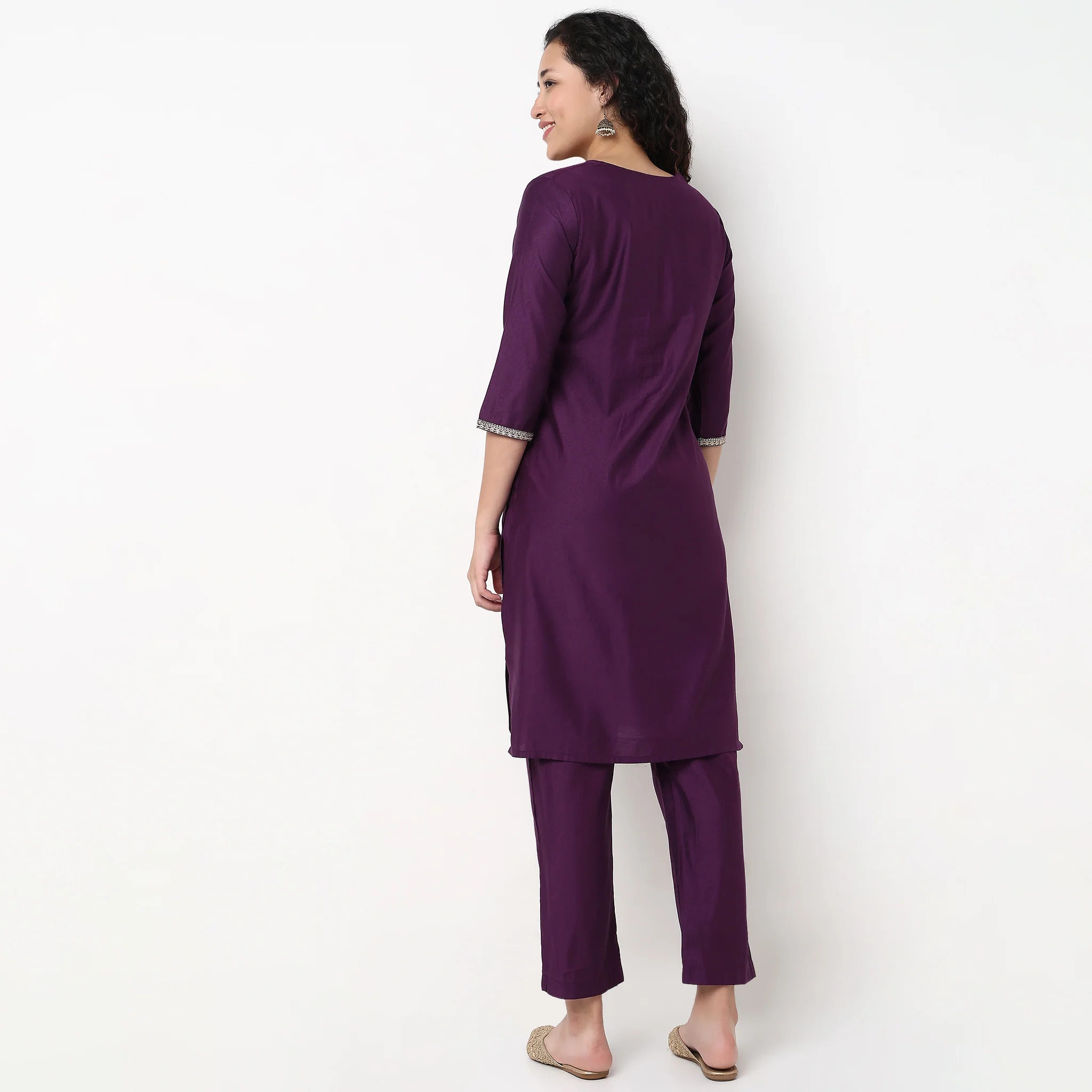 V-Neck Embellished Kurta and Pant with Dupatta Set - Image 3