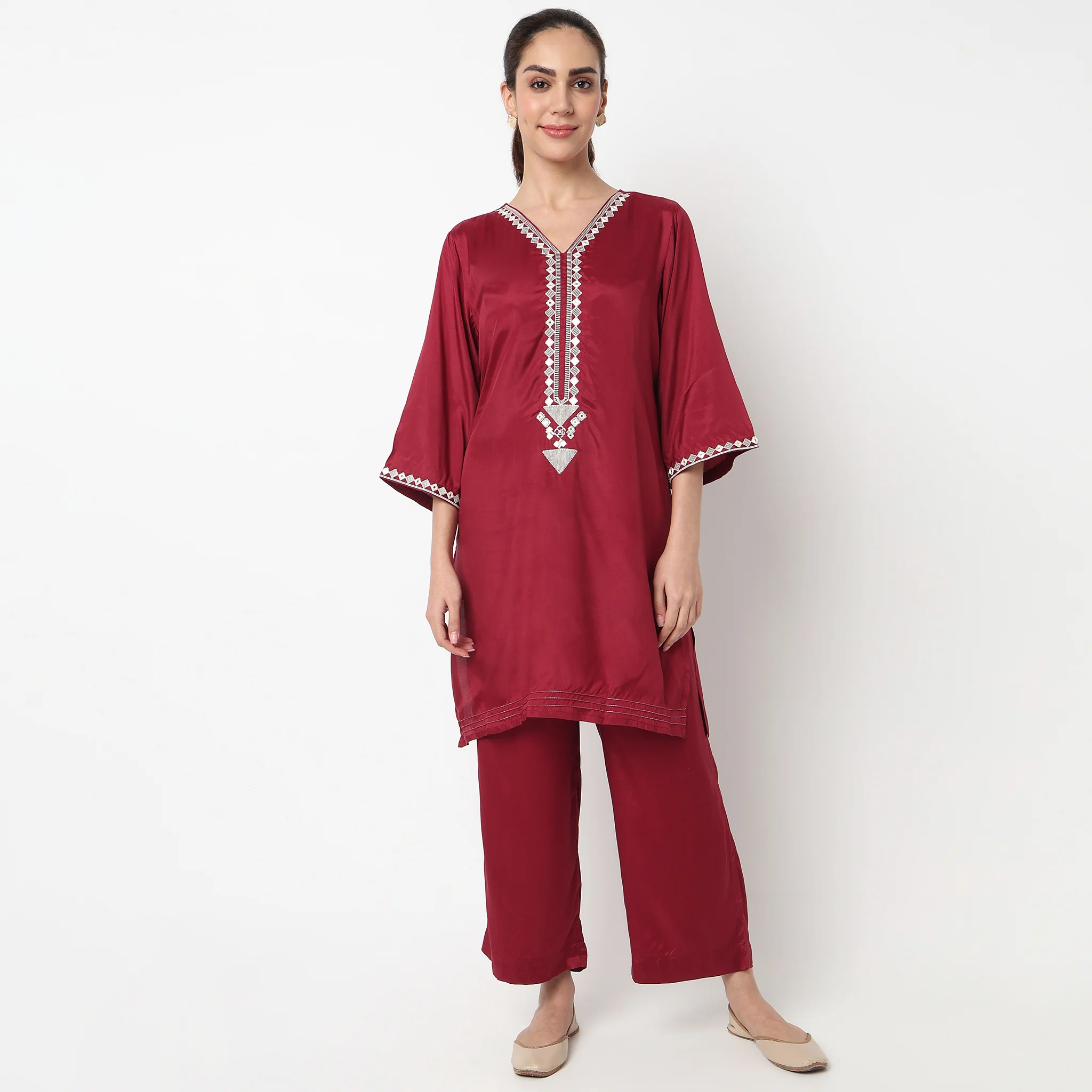 V-Neck Embellished Straight Kurta - Image 2