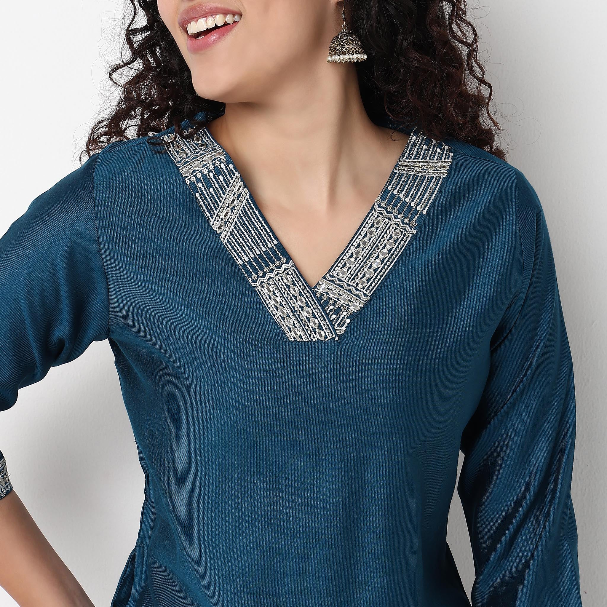 V-Neck Embroidered Kurta and Pant Set - Image 4