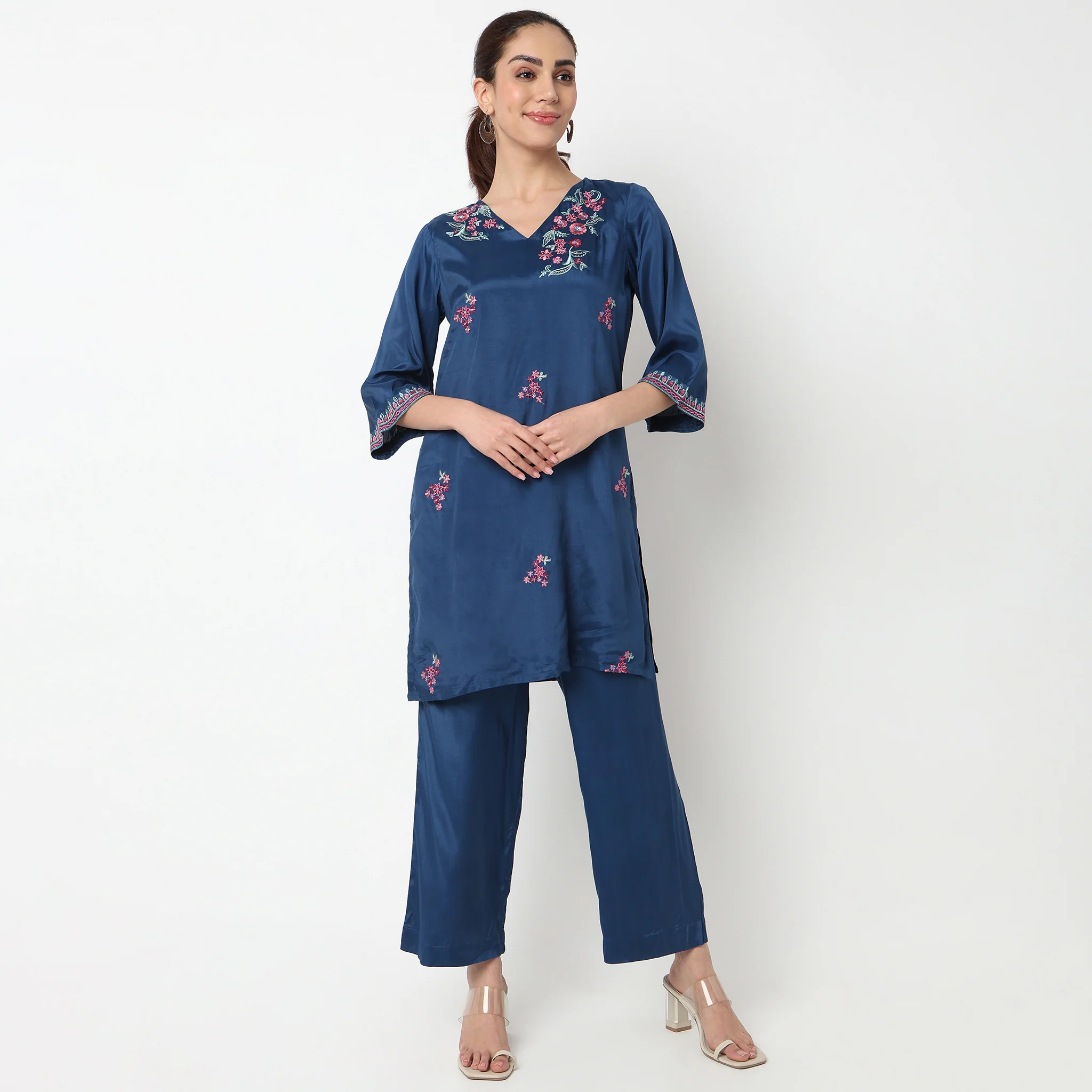 V-Neck Embroidered Straight Kurta - Image 2
