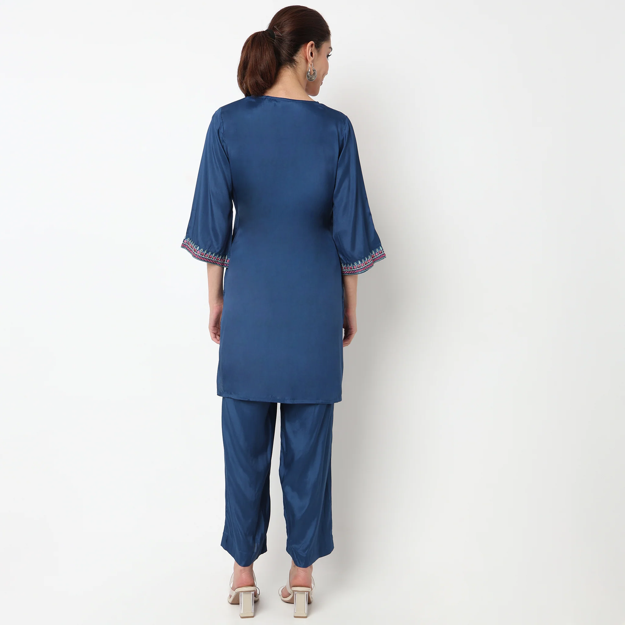 V-Neck Embroidered Straight Kurta - Image 4