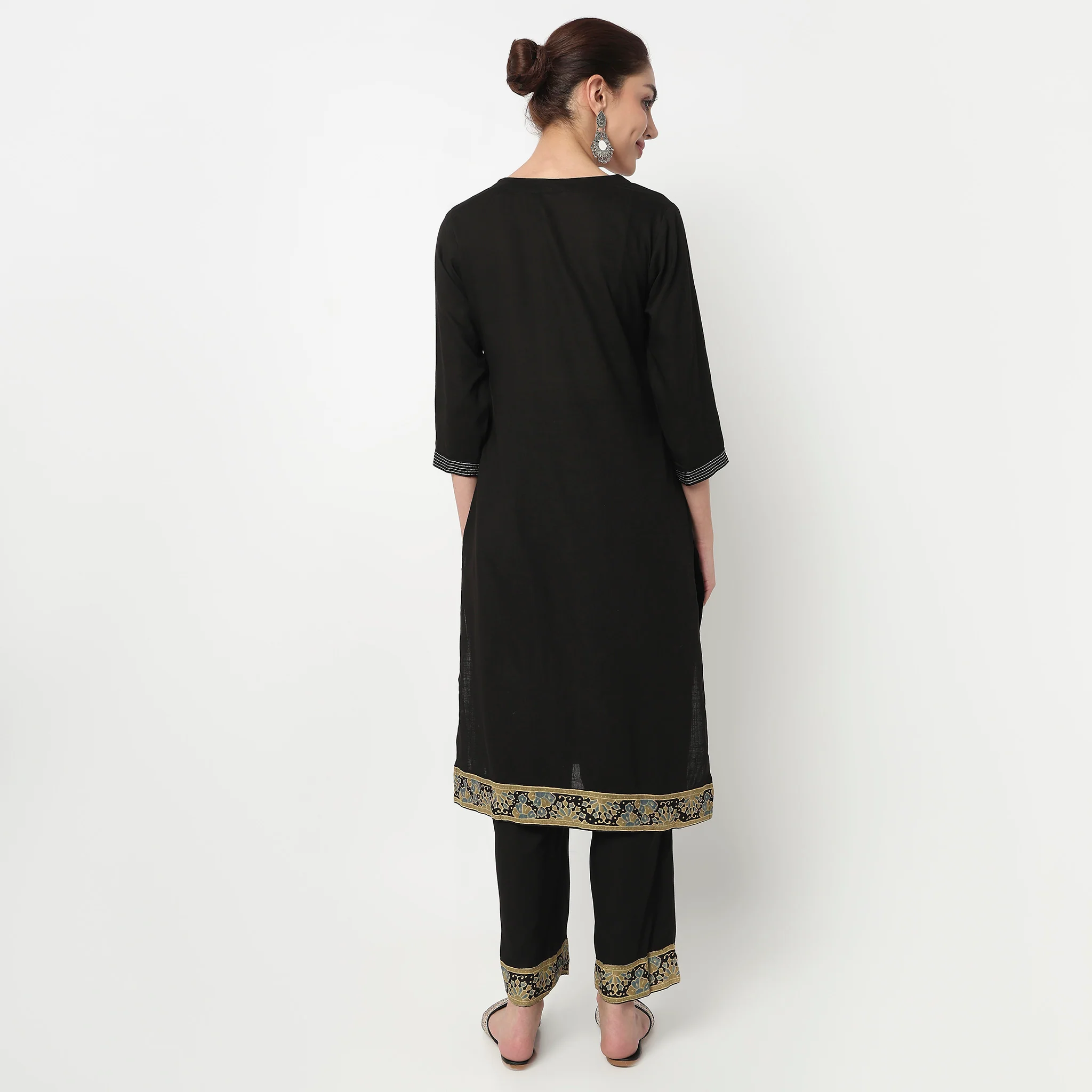 V-Neck Embroidered Straight Kurta with Pant & with Dupatta Set - Image 3