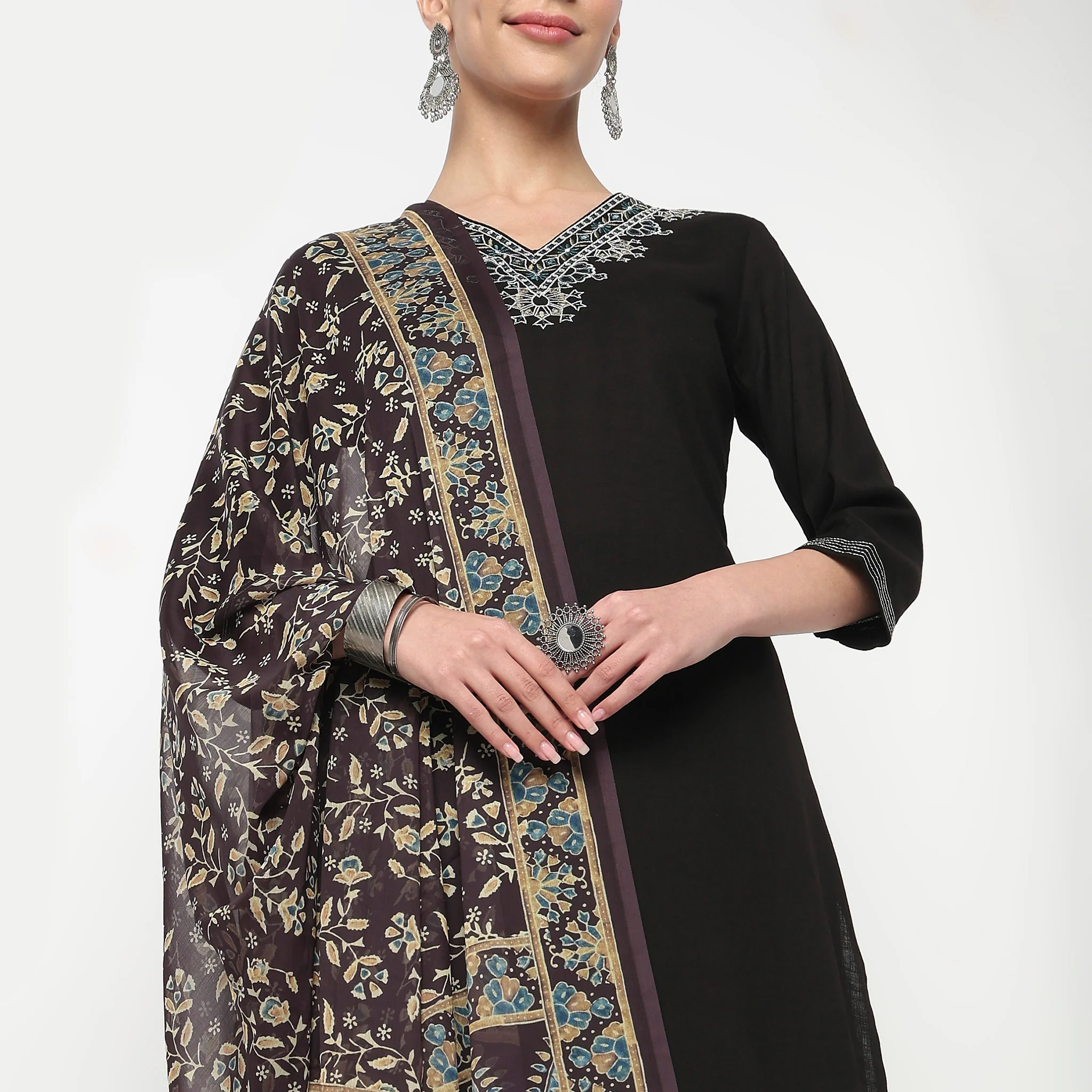 V-Neck Embroidered Straight Kurta with Pant & with Dupatta Set - Image 4