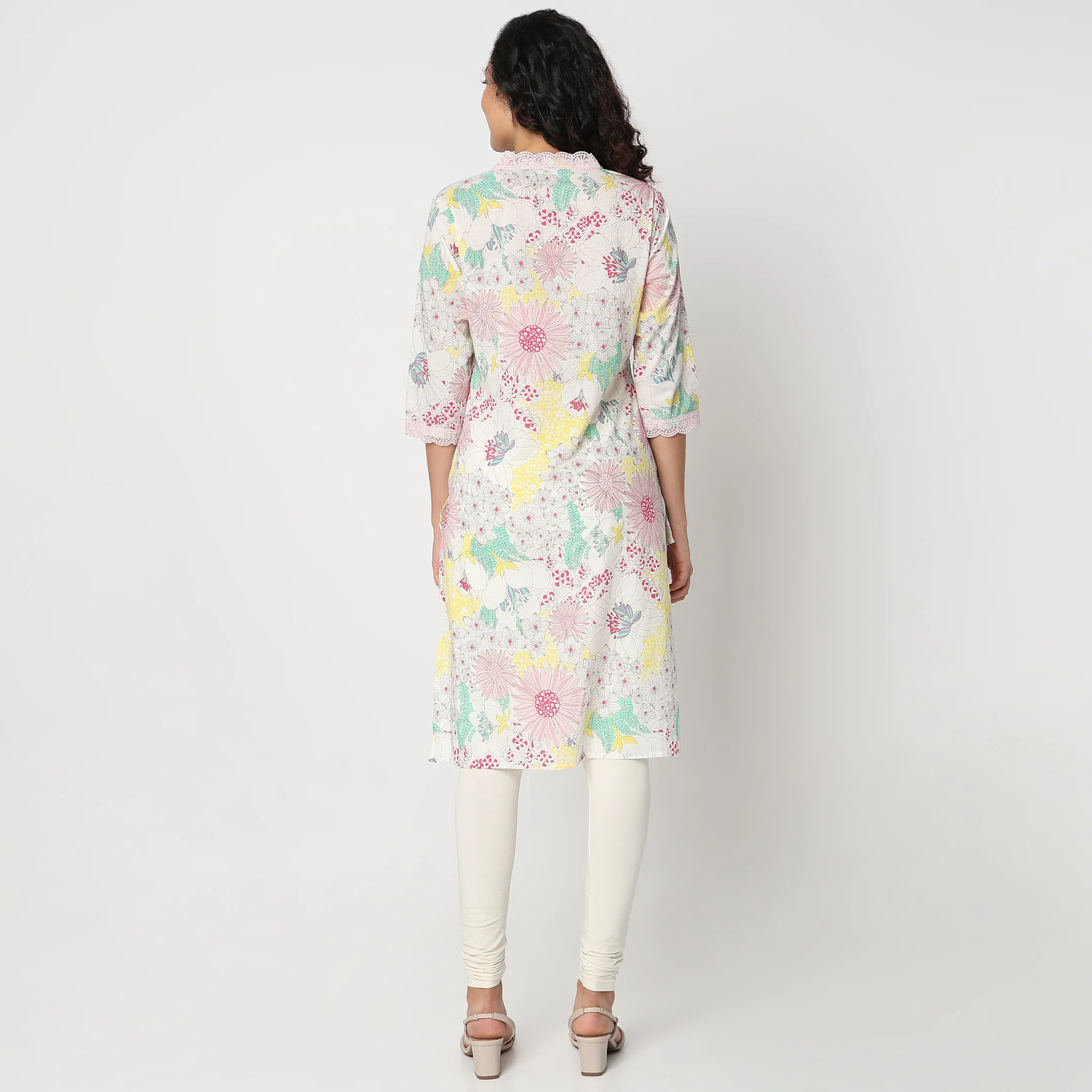V-Neck Kurta With Long Lace - Image 3