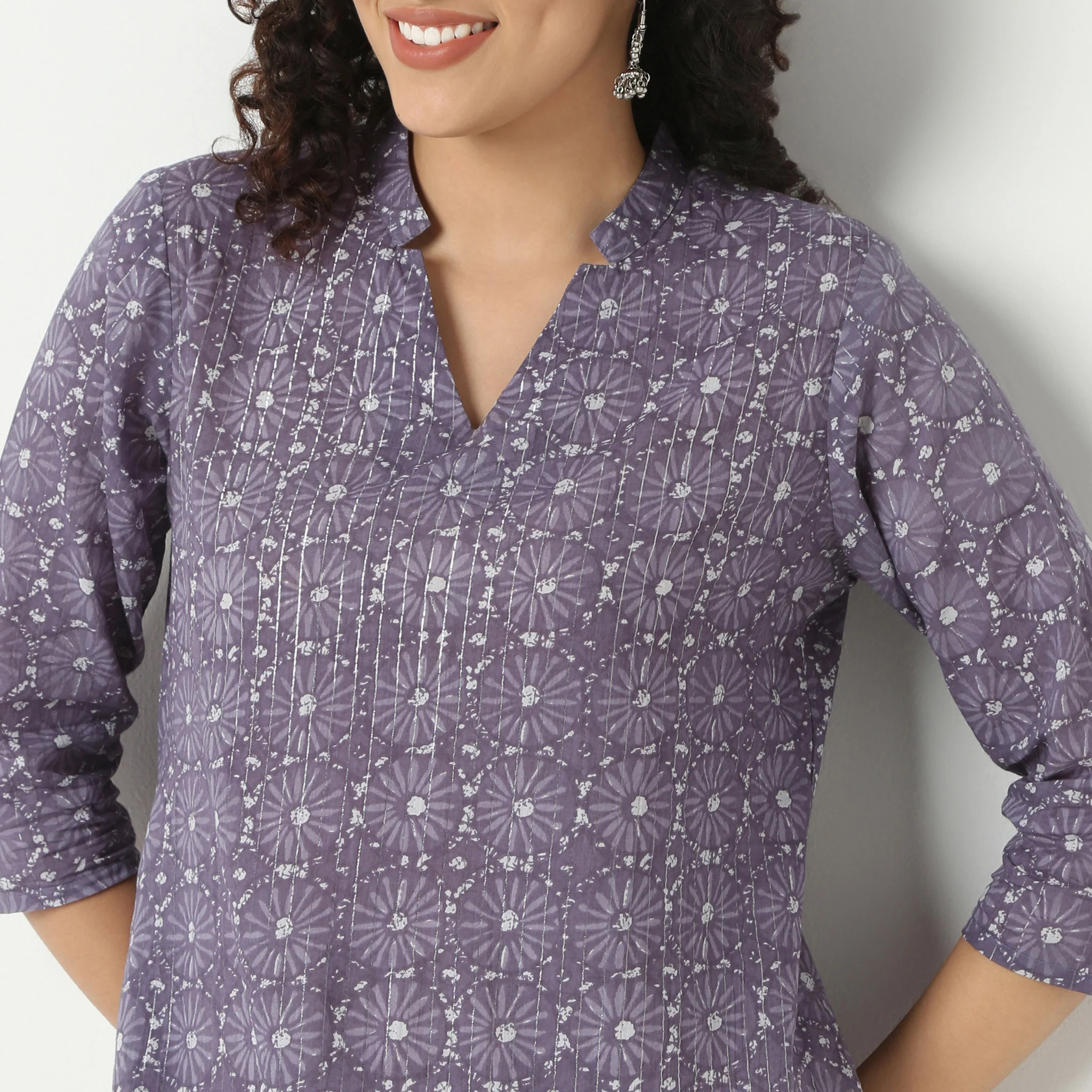 V-Neck Long Kurta With Notched Collar - Image 4