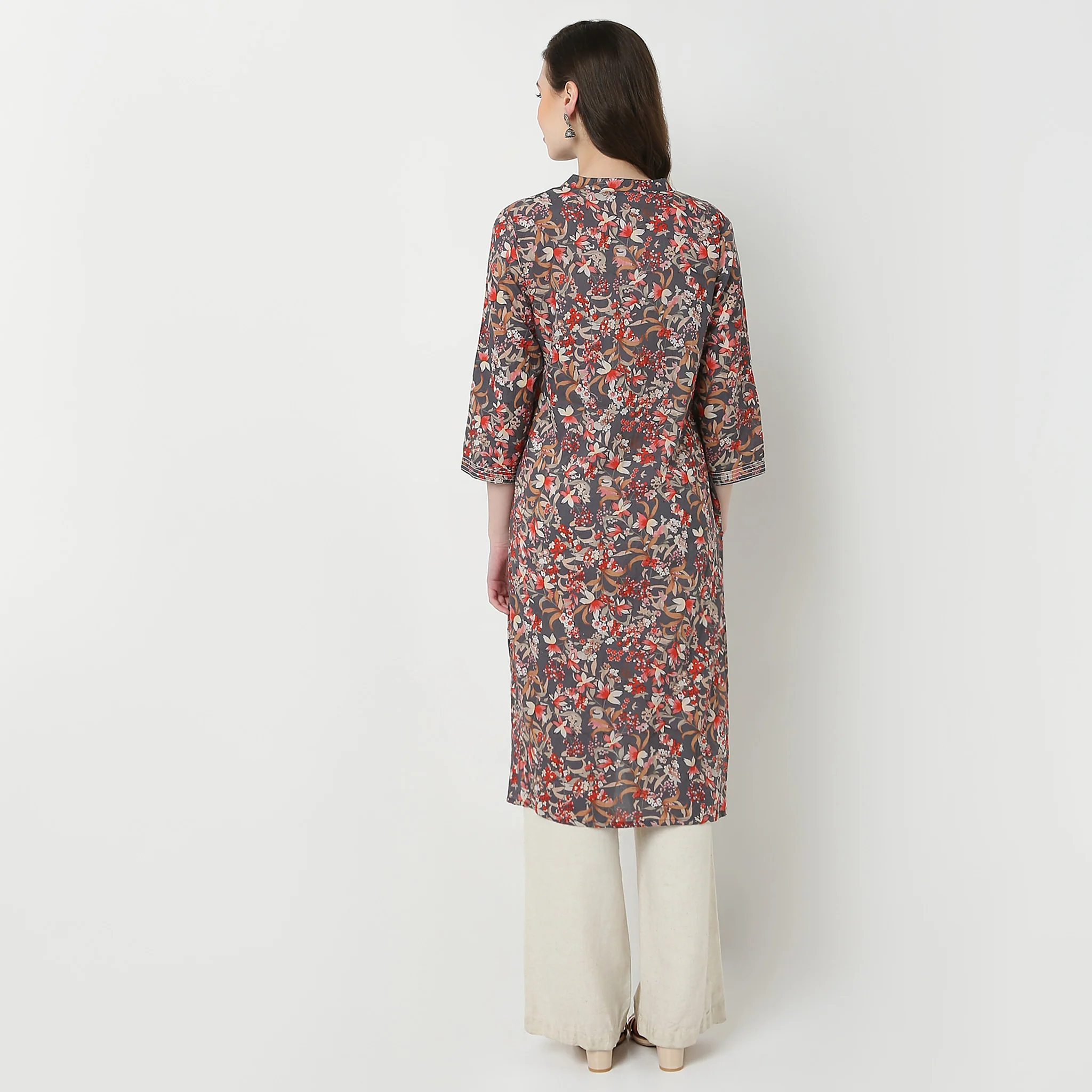 V-Neck Notch Collar Printed Kurta - Image 3