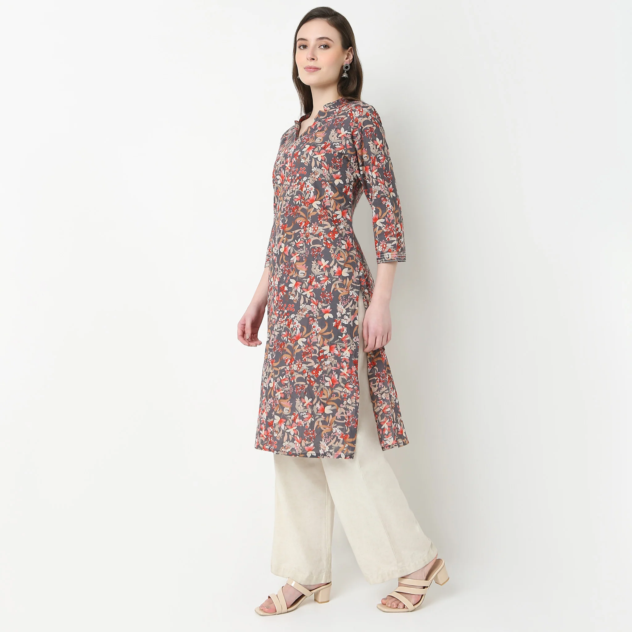 V-Neck Notch Collar Printed Kurta - Image 5