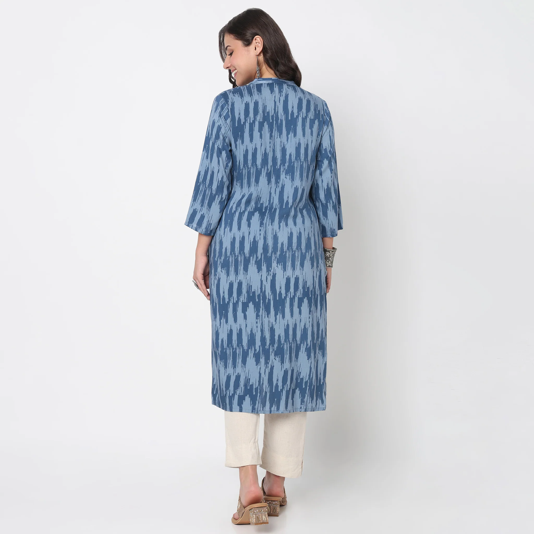 V-Neck Placement Printed Kurta - Image 3