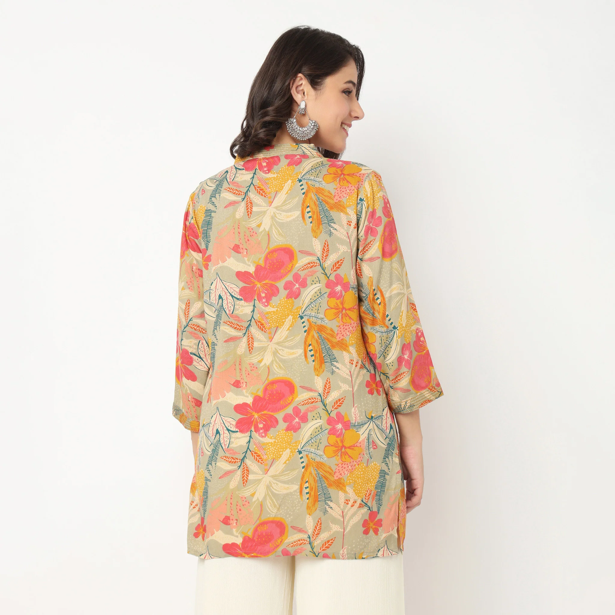 V-Neck Printed Couching Short Kurta - Image 3