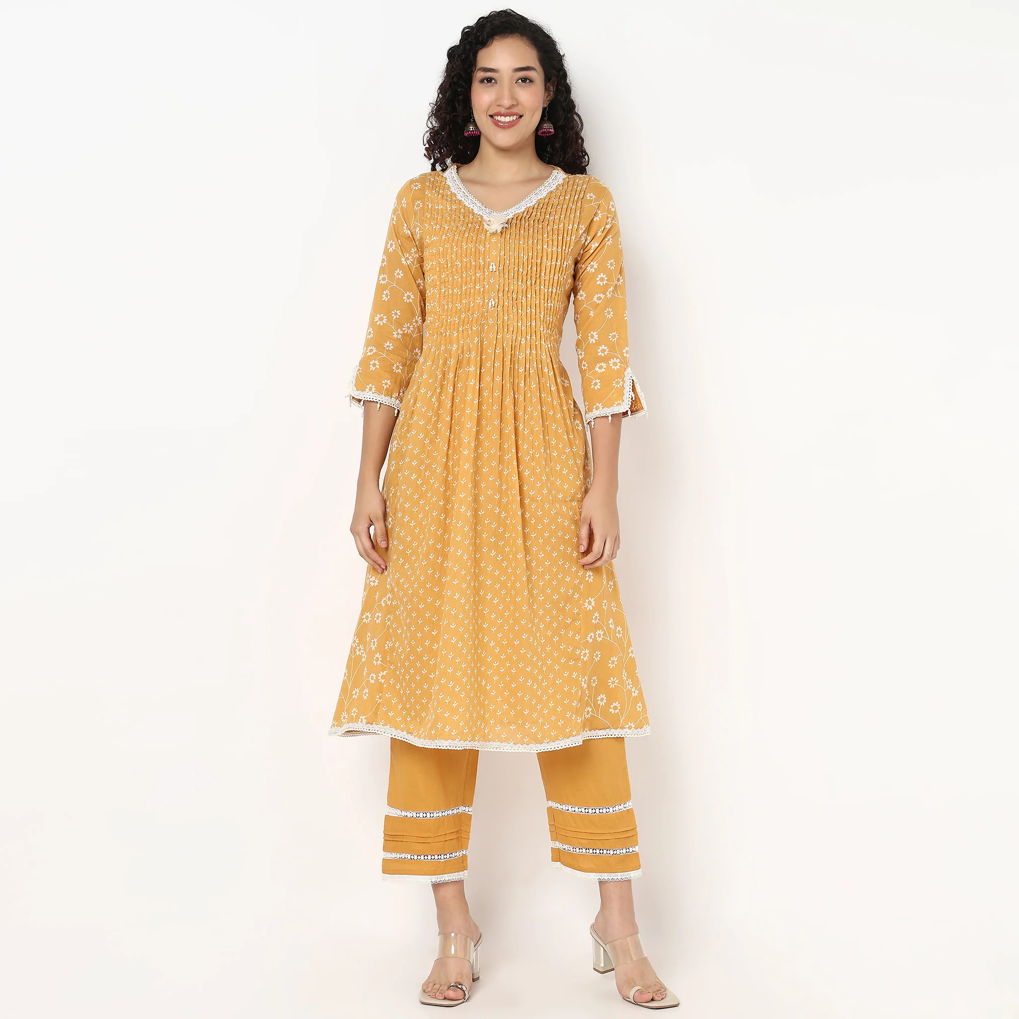 V-Neck Printed Kurta and Pant Set - Image 2