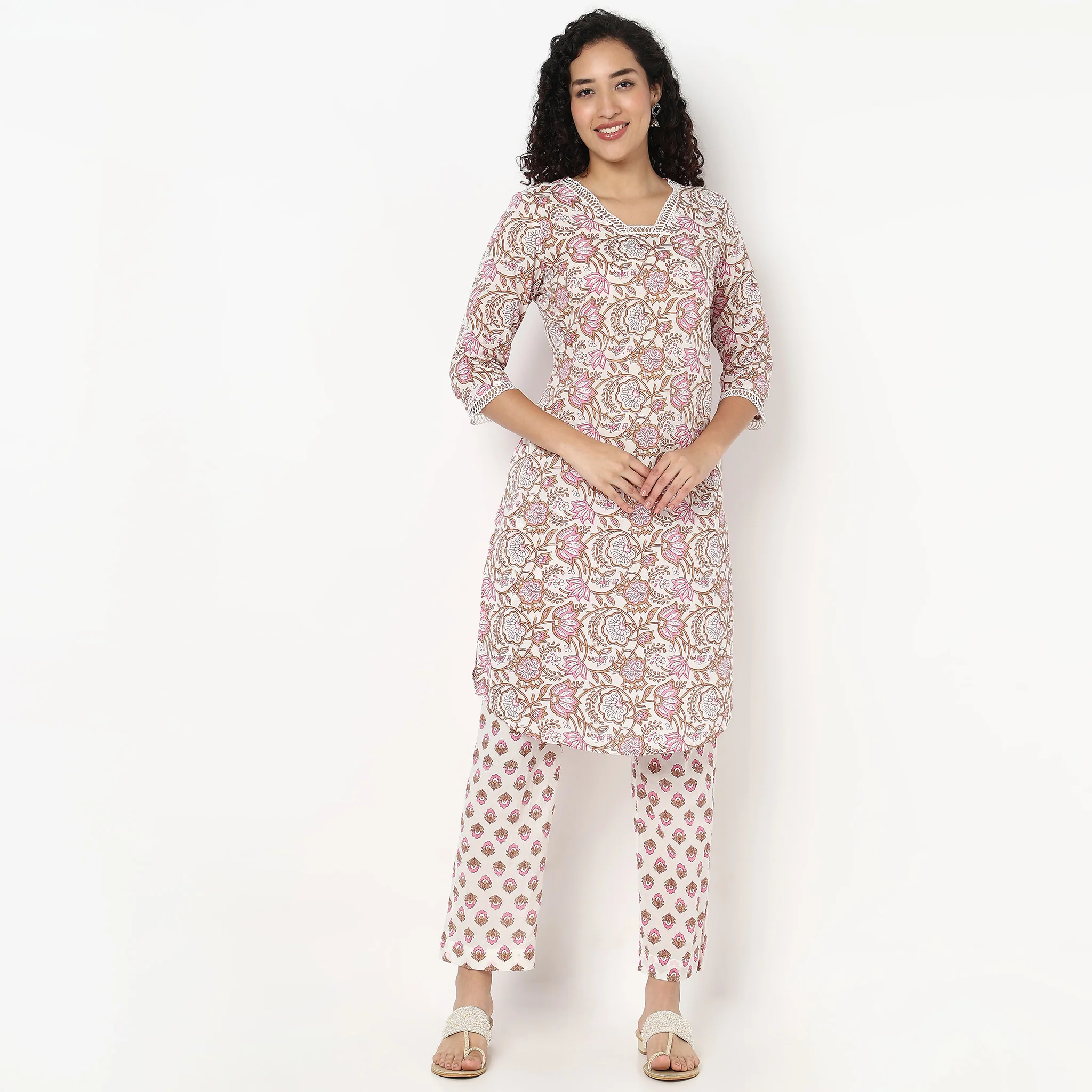 V-Neck Printed Kurta and Pant Set - Image 2
