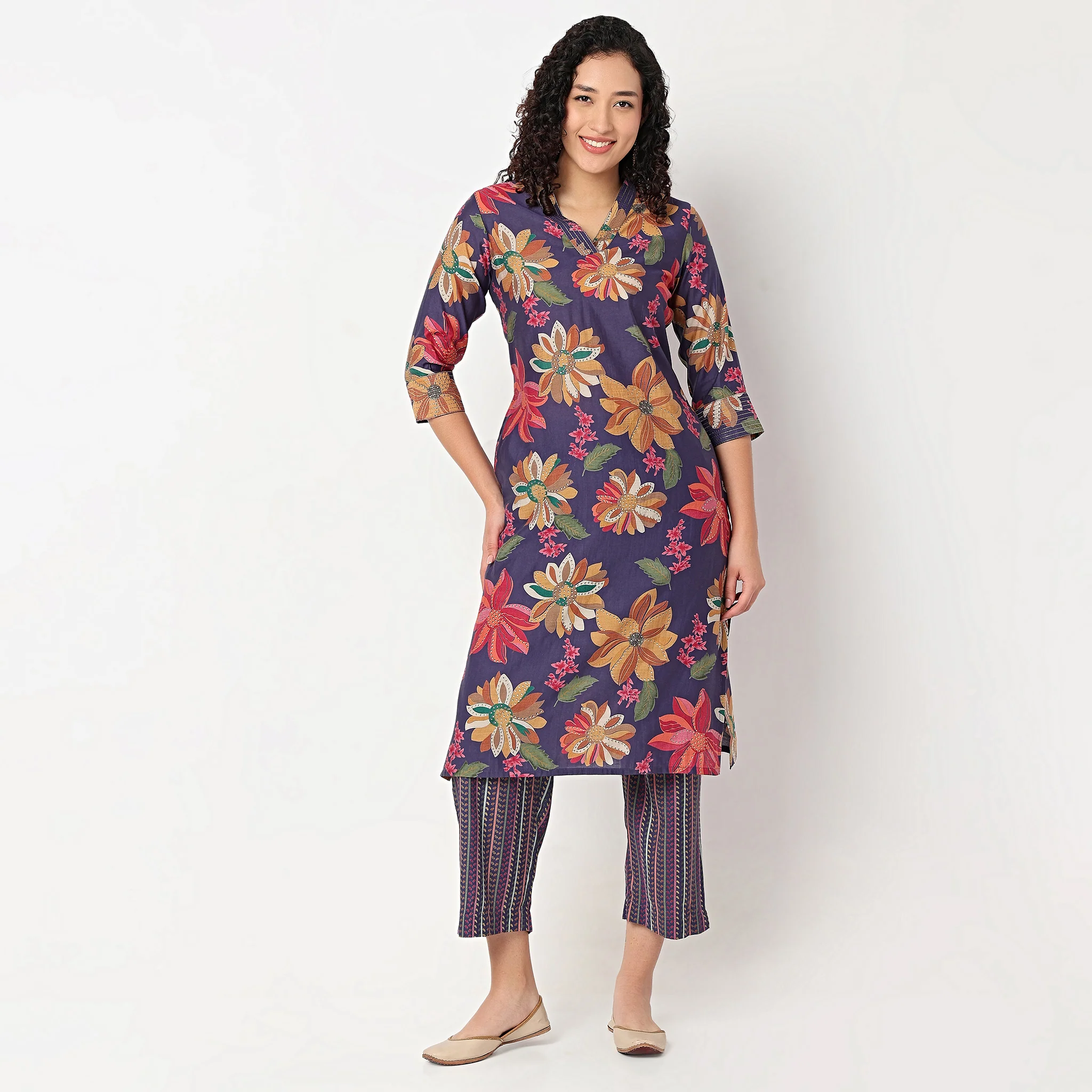 V-Neck Printed Kurta with Pant Set - Image 2