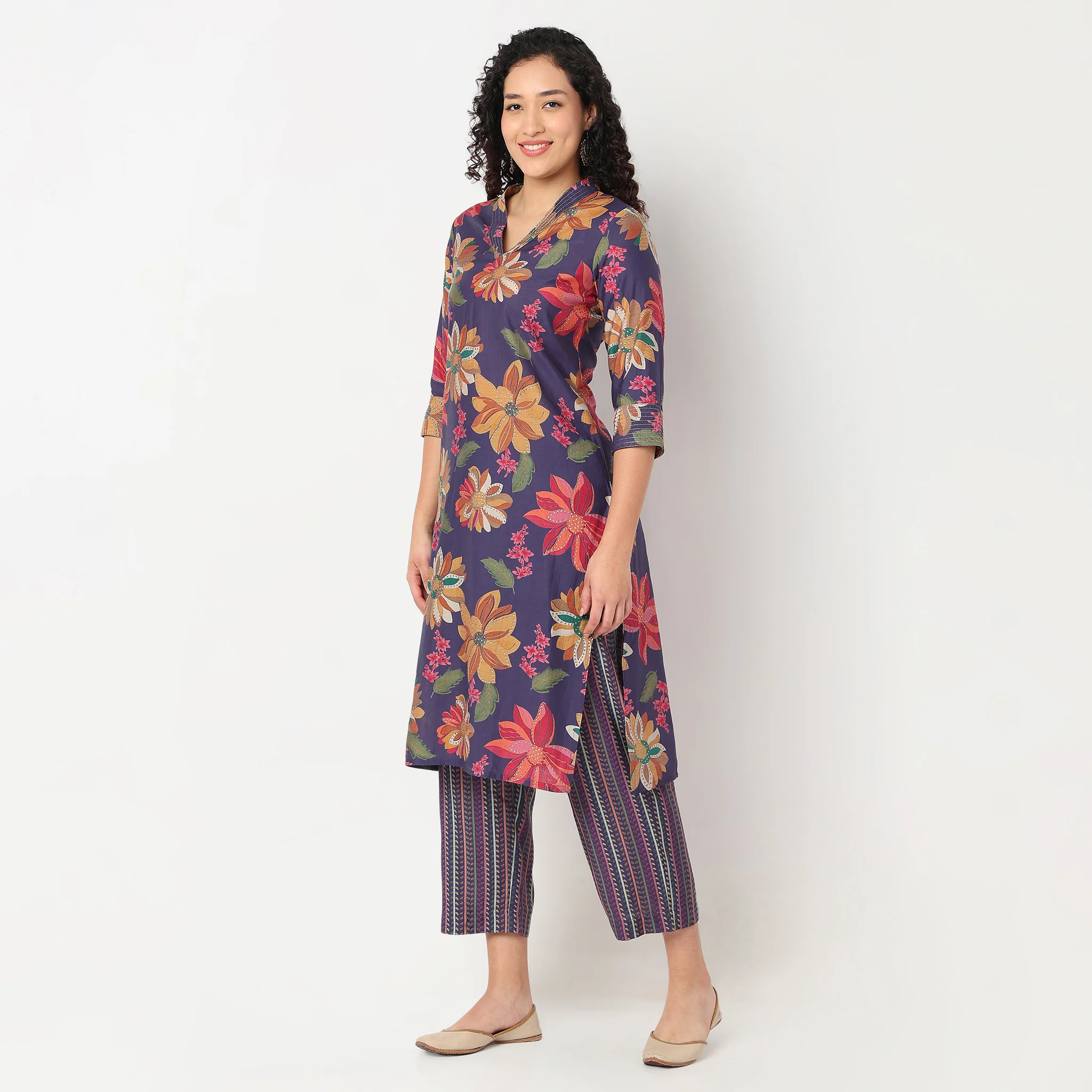 V-Neck Printed Kurta with Pant Set - Image 5