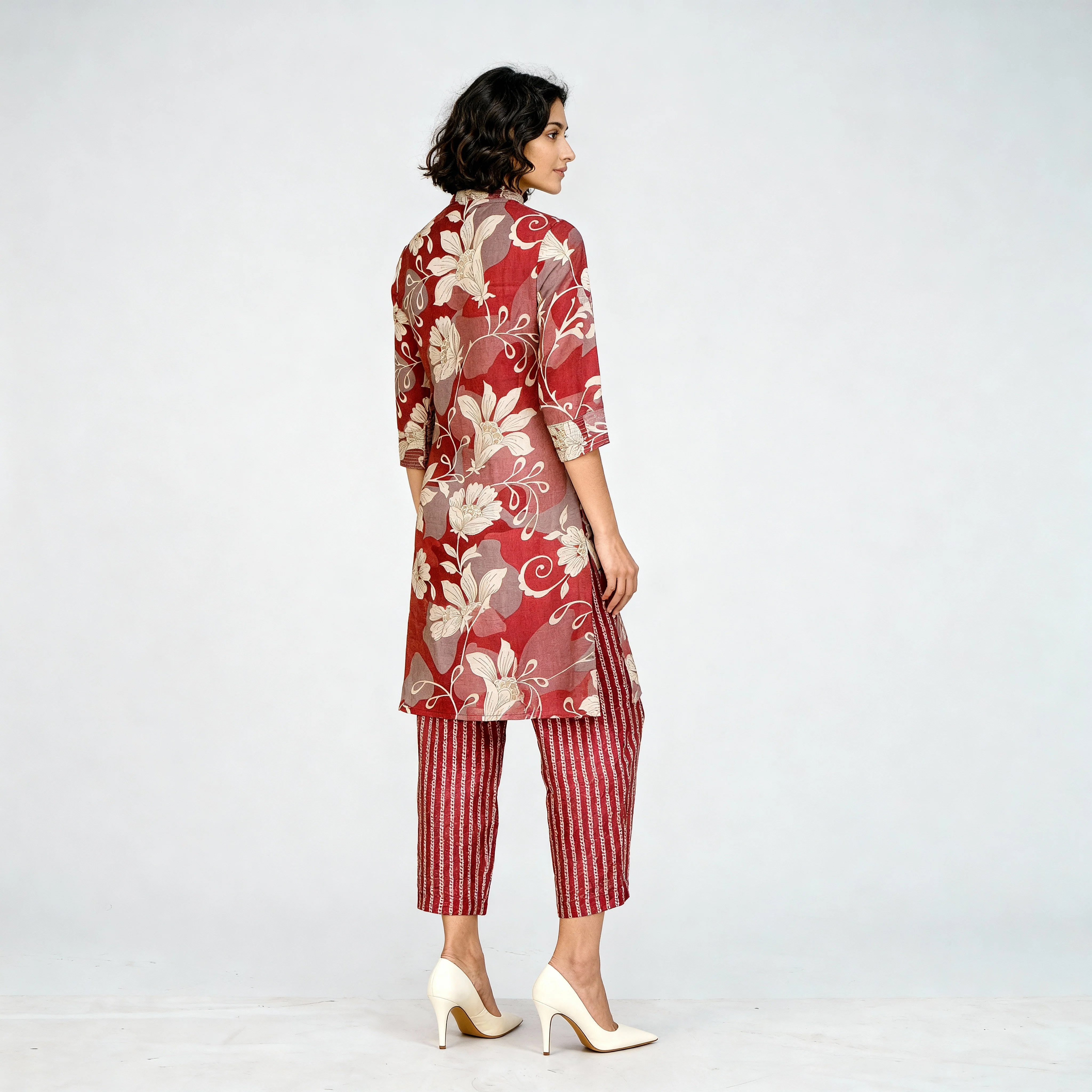 V-Neck Printed Kurta with Pant Sets - Image 3