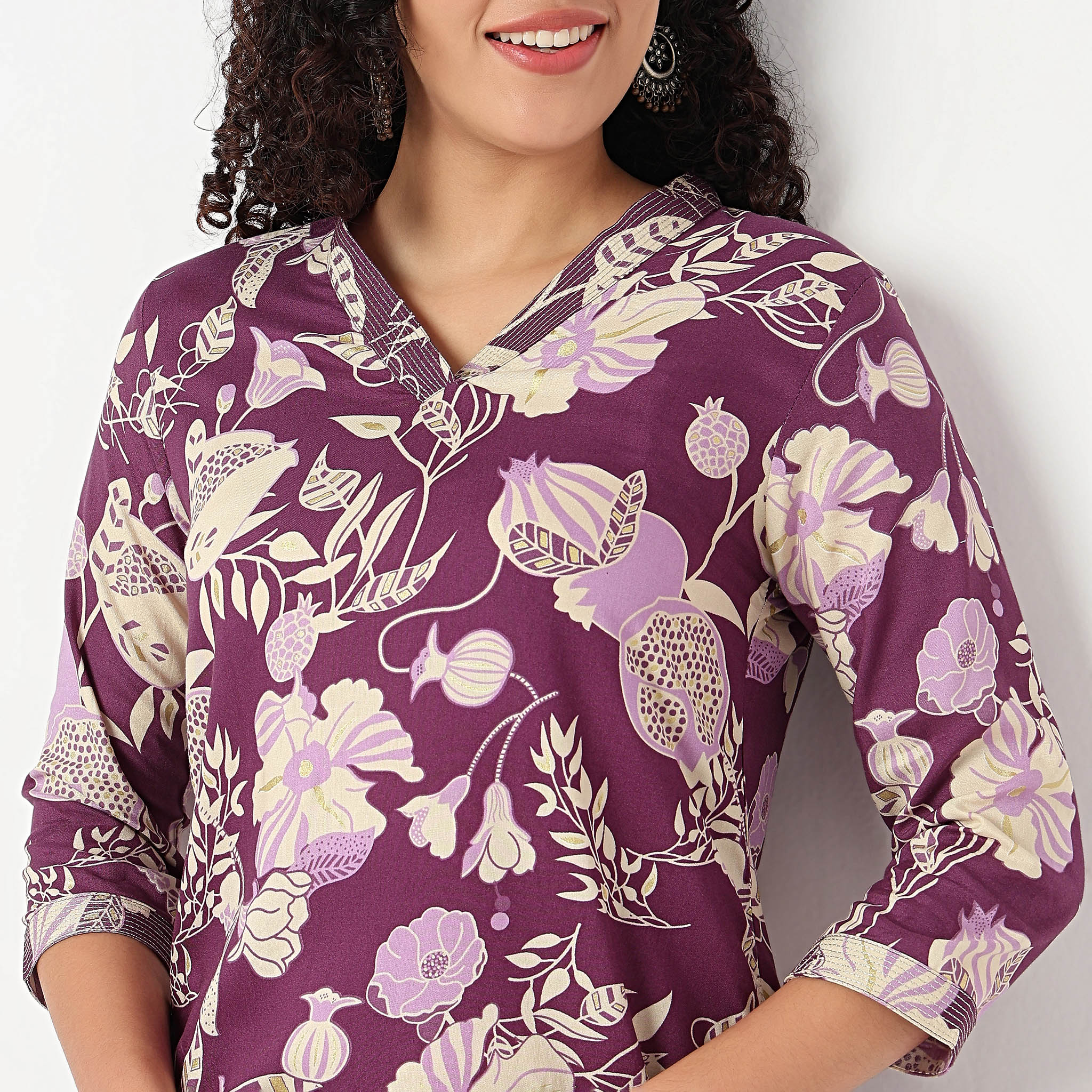 V-Neck Printed Long Kurta - Image 4