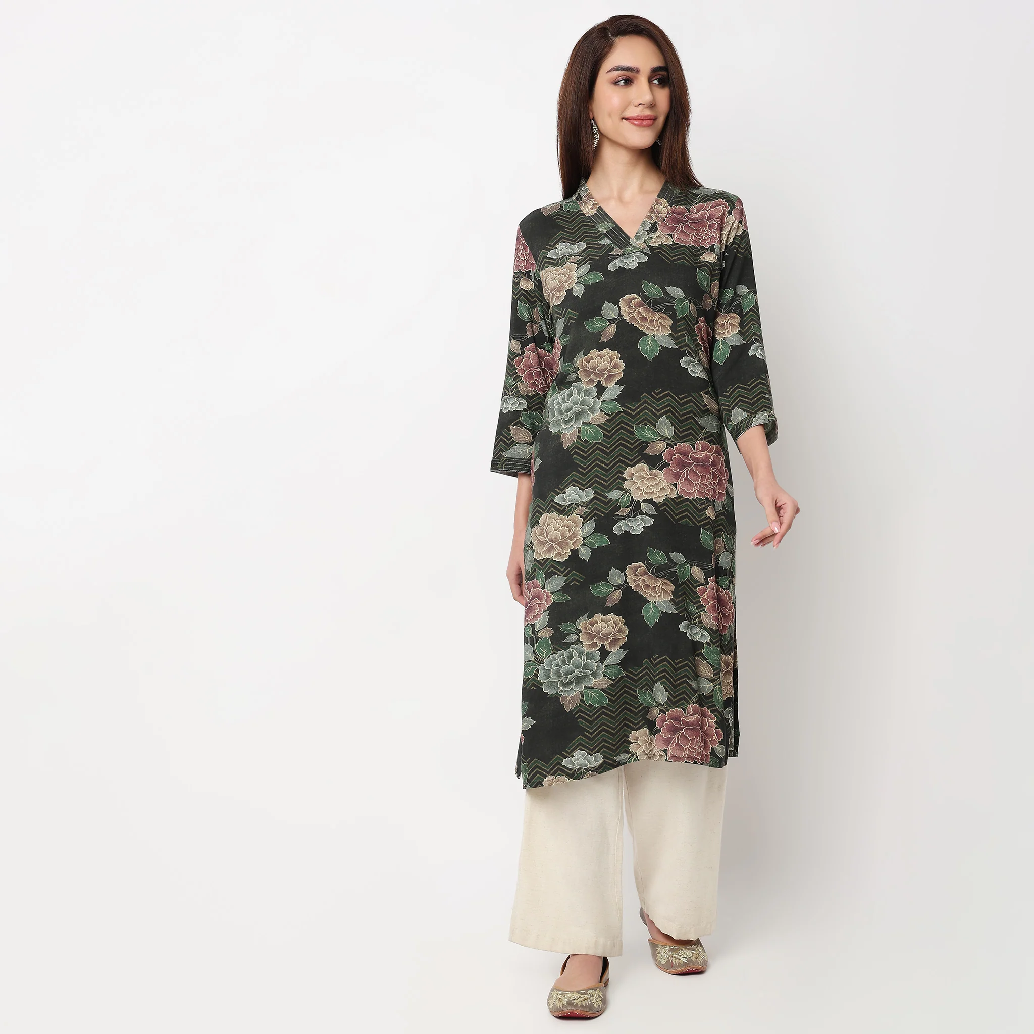 V-Neck Printed Long Kurta - Image 2
