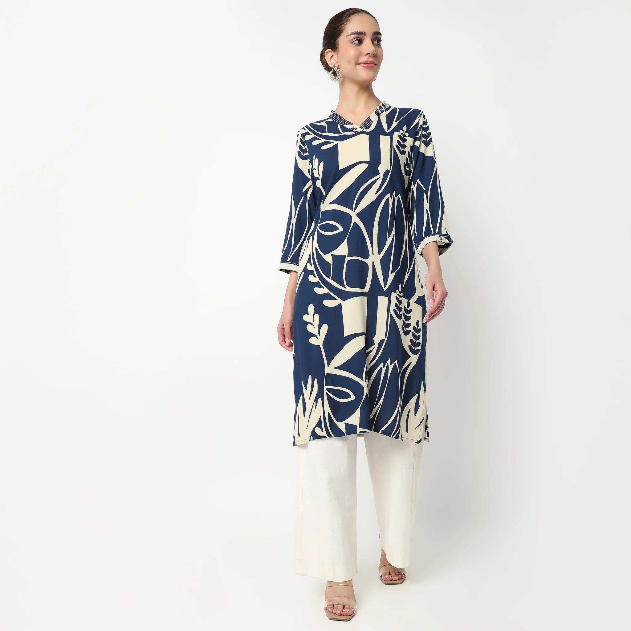 V-Neck Printed Slit Long Kurta - Image 2