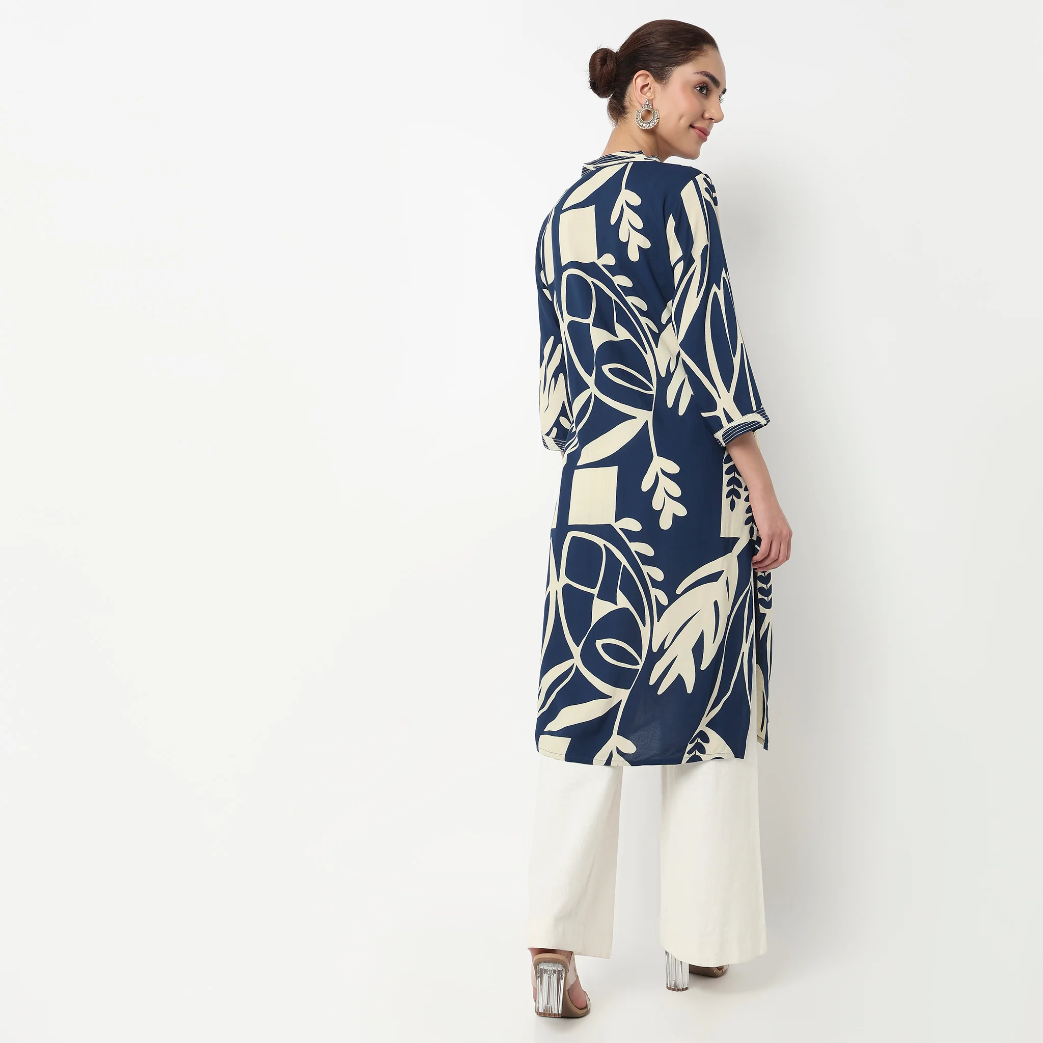 V-Neck Printed Slit Long Kurta - Image 3