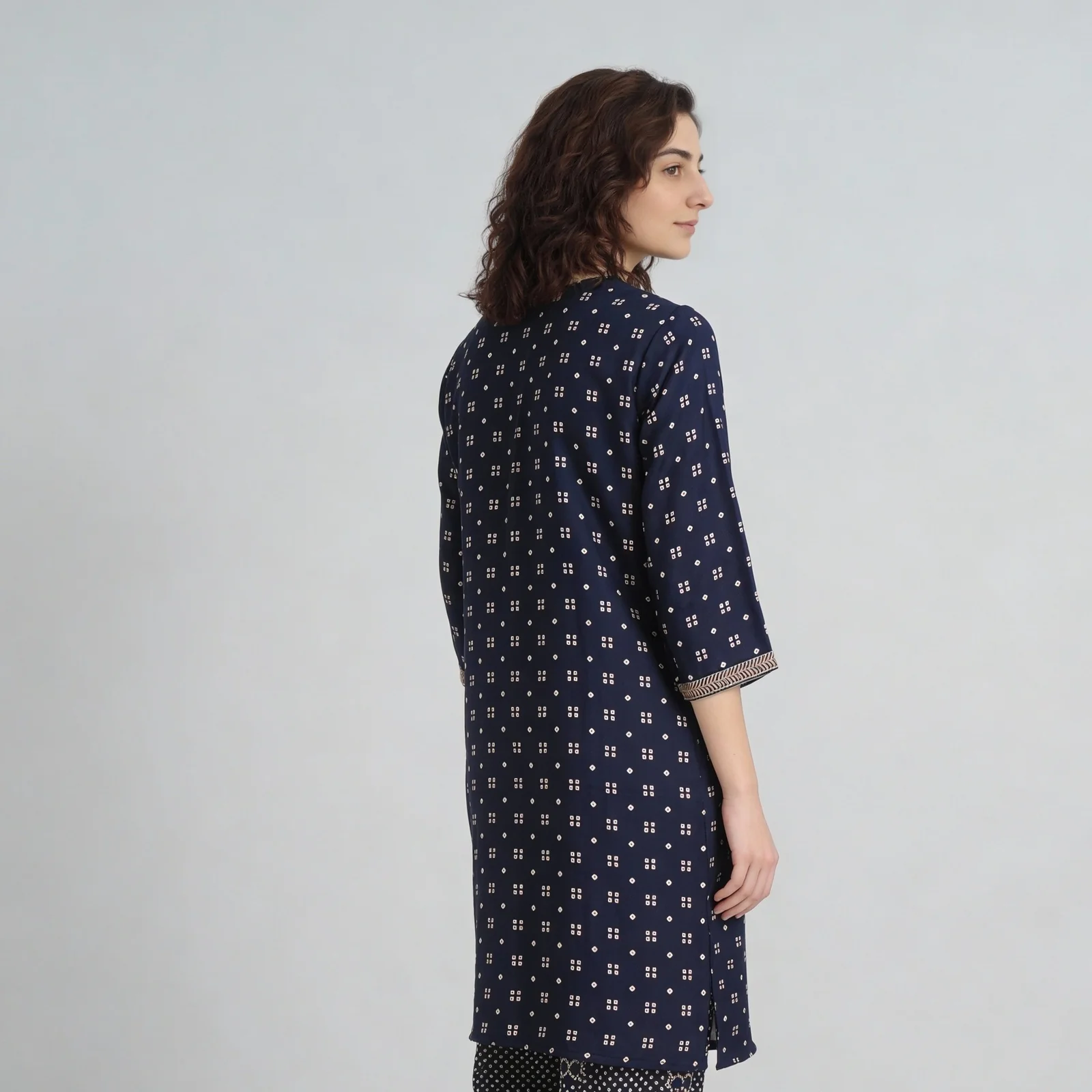 V-Neck Printed Straight Kurta - Image 3