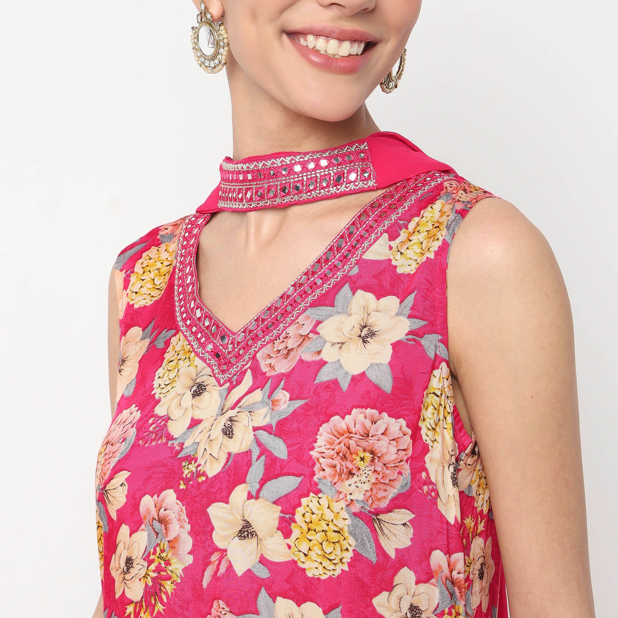 V-Neck Printed Straight Kurta with Pant & with Dupatta Set - Image 4